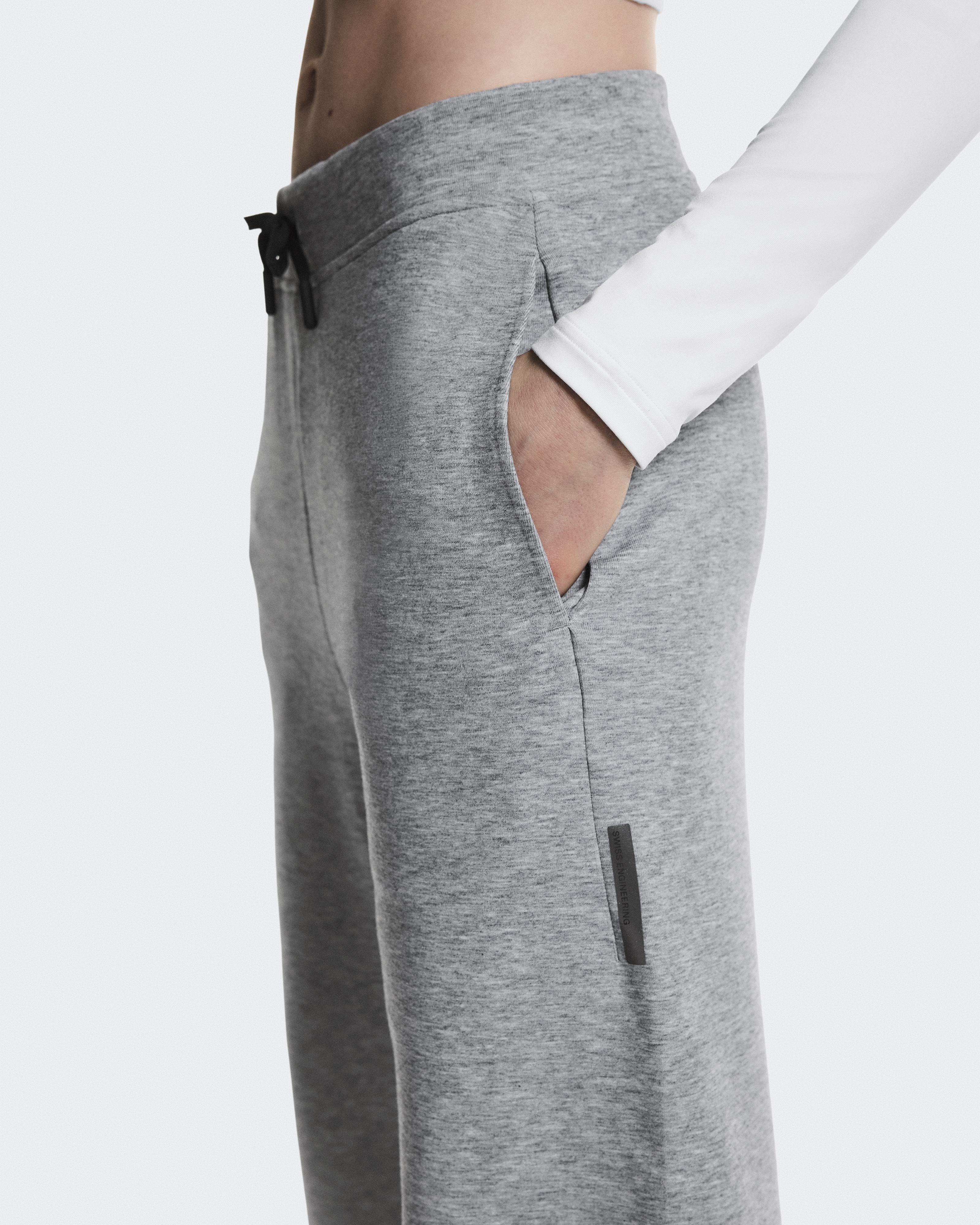 Women's Focus Tech Sweatpants | Grey | On United States
