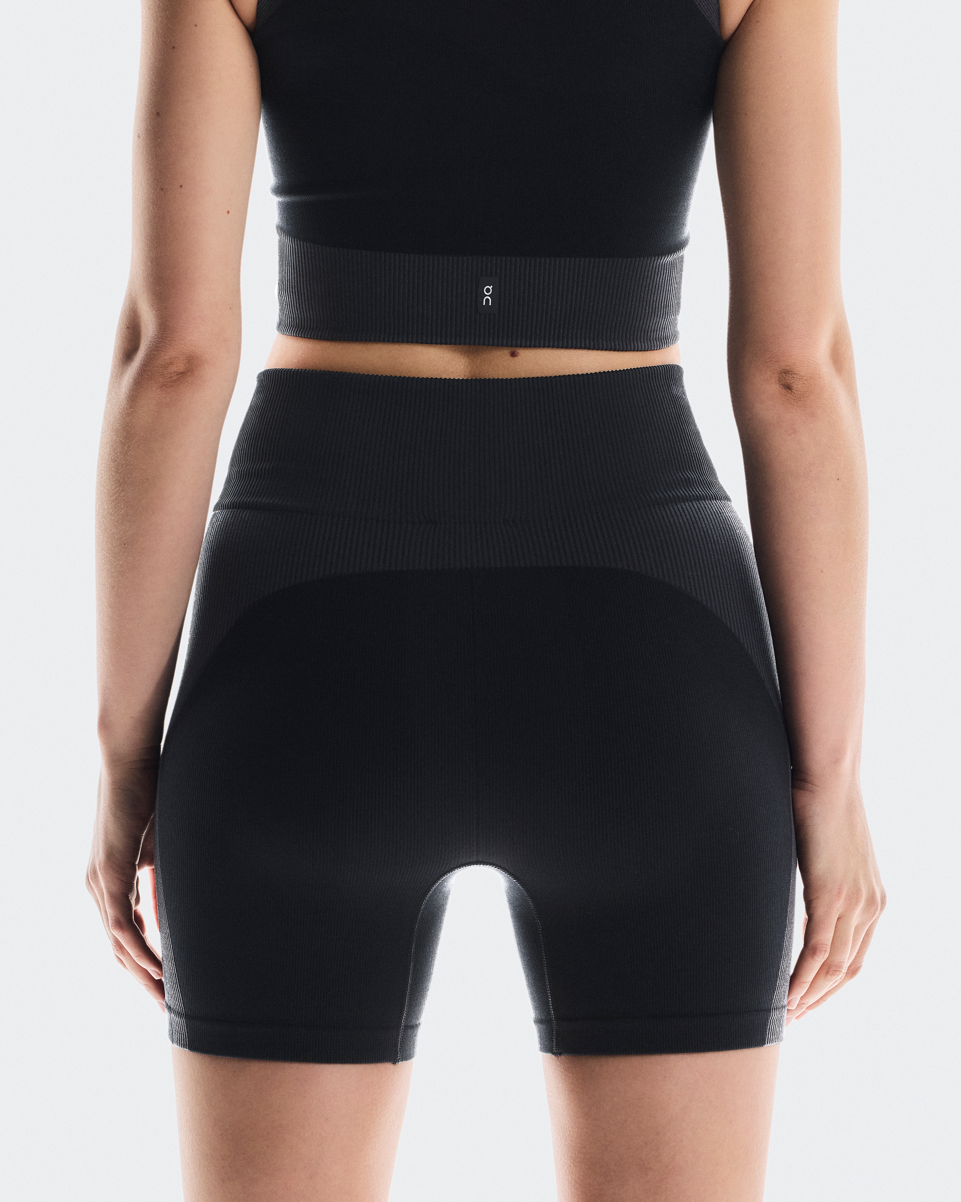 Studio Knit ShortsWomen / Black | Eclipse / L