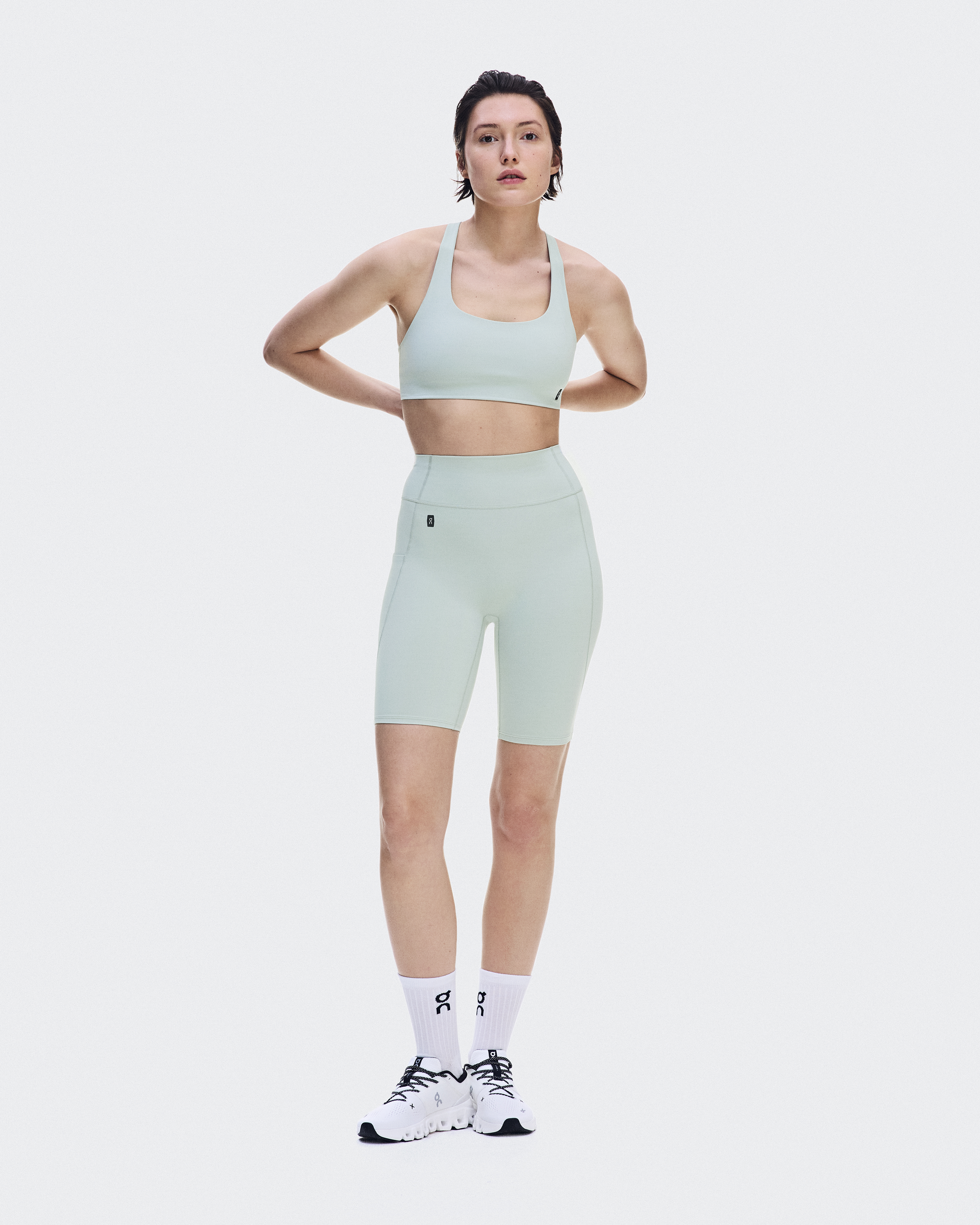 Studio Leggings Short Short Tights in Mineral