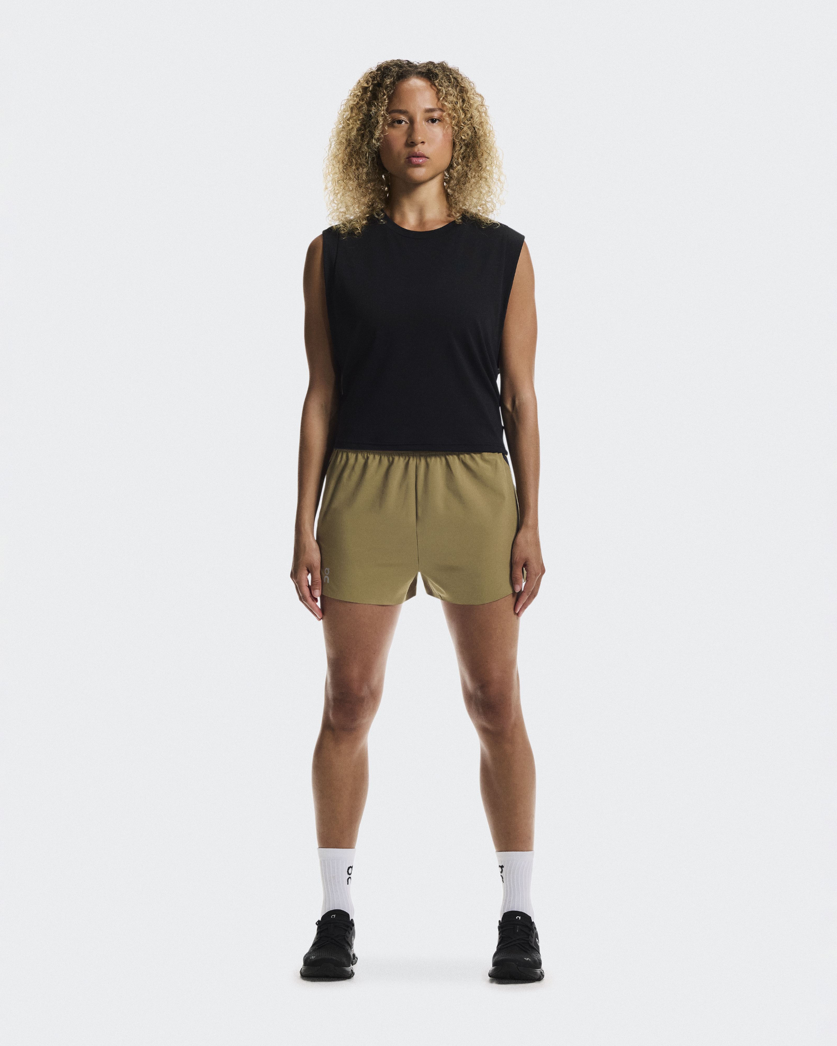 On Train Shorts para Mujer en Nutmeg, Talla: Medium, Polyester