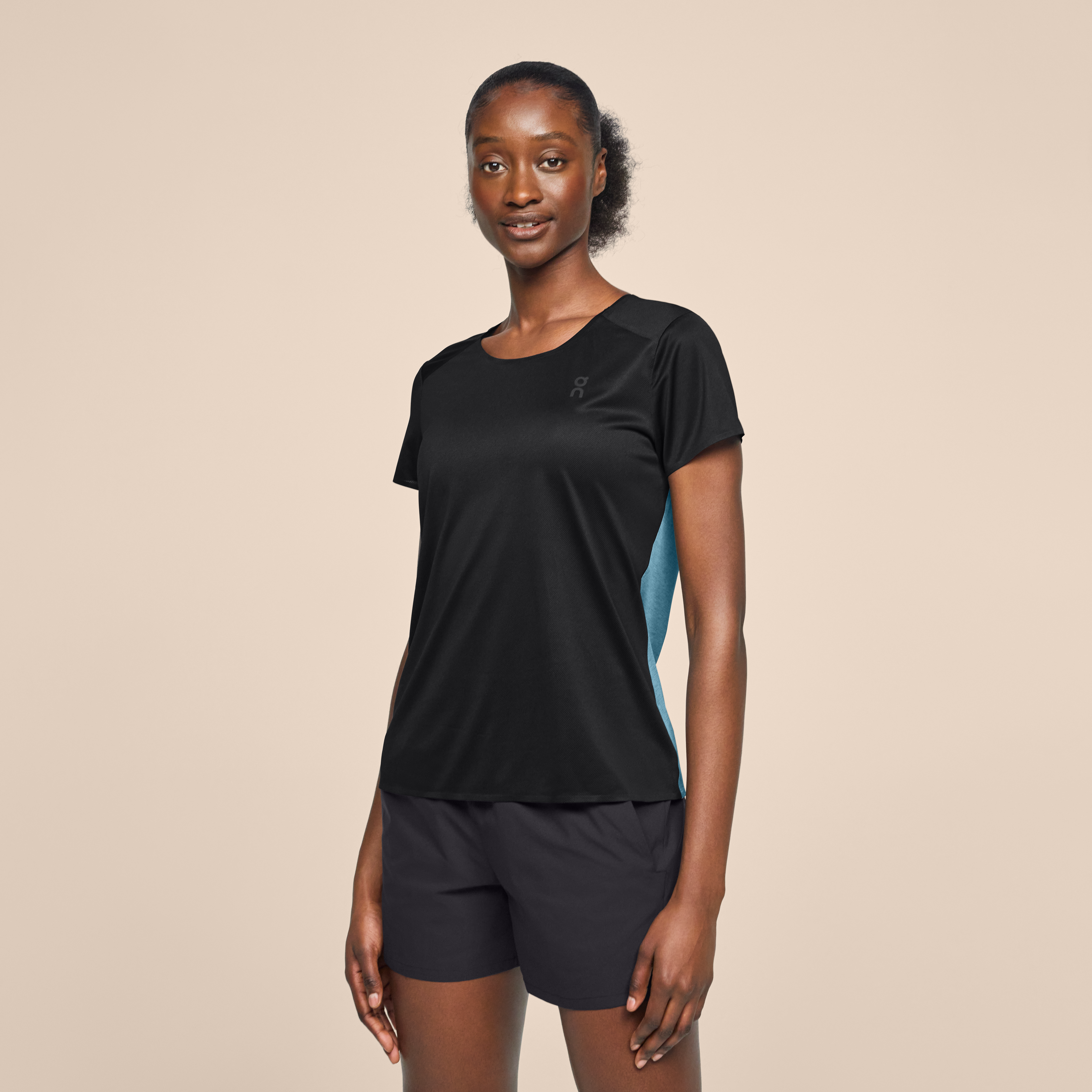 On Performance-T Black Women Women – Warm-weather training, racing, ultralight Tops and t-shirts