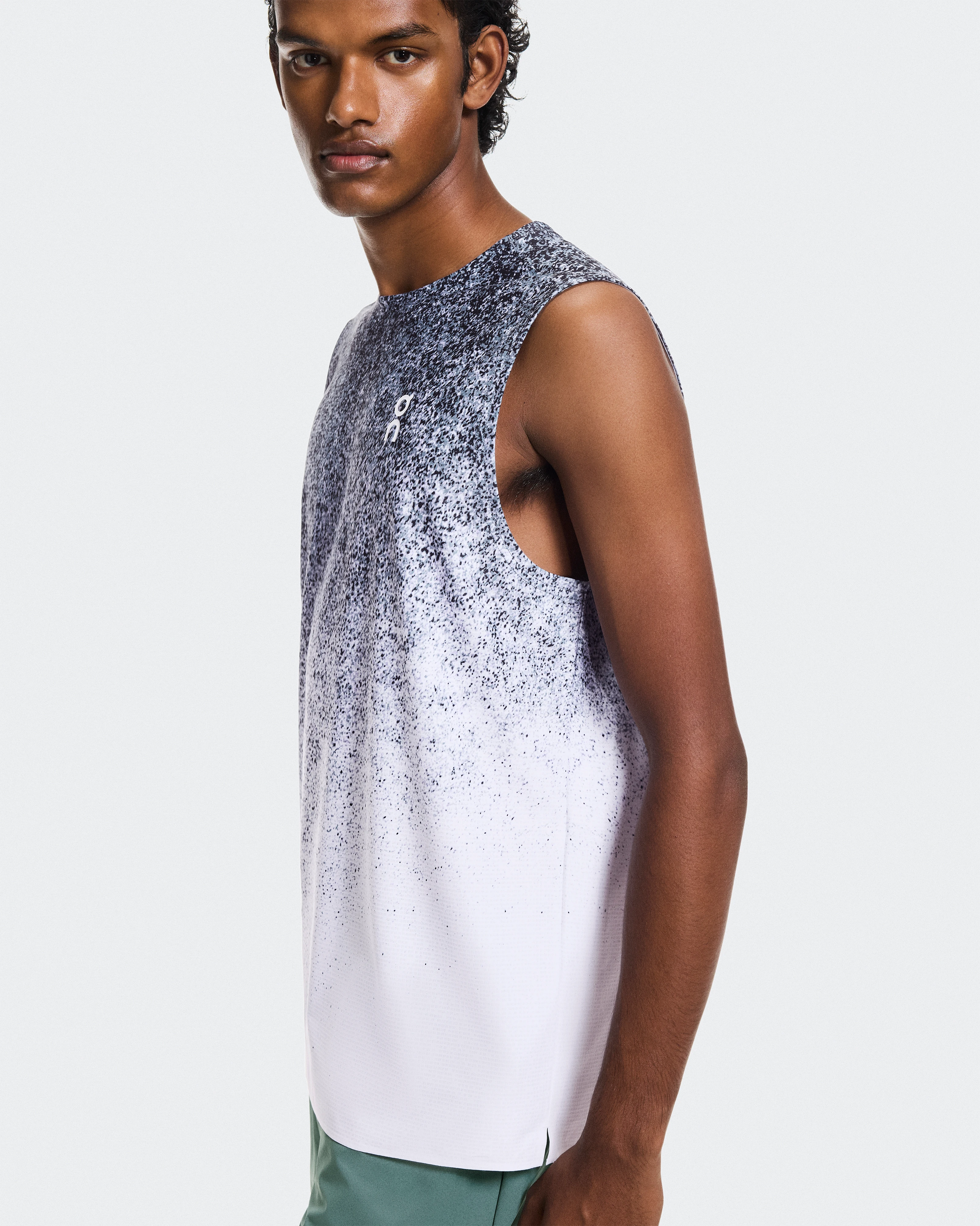 On Court Tank Fade Thistle & White Men Tops and t-shirts