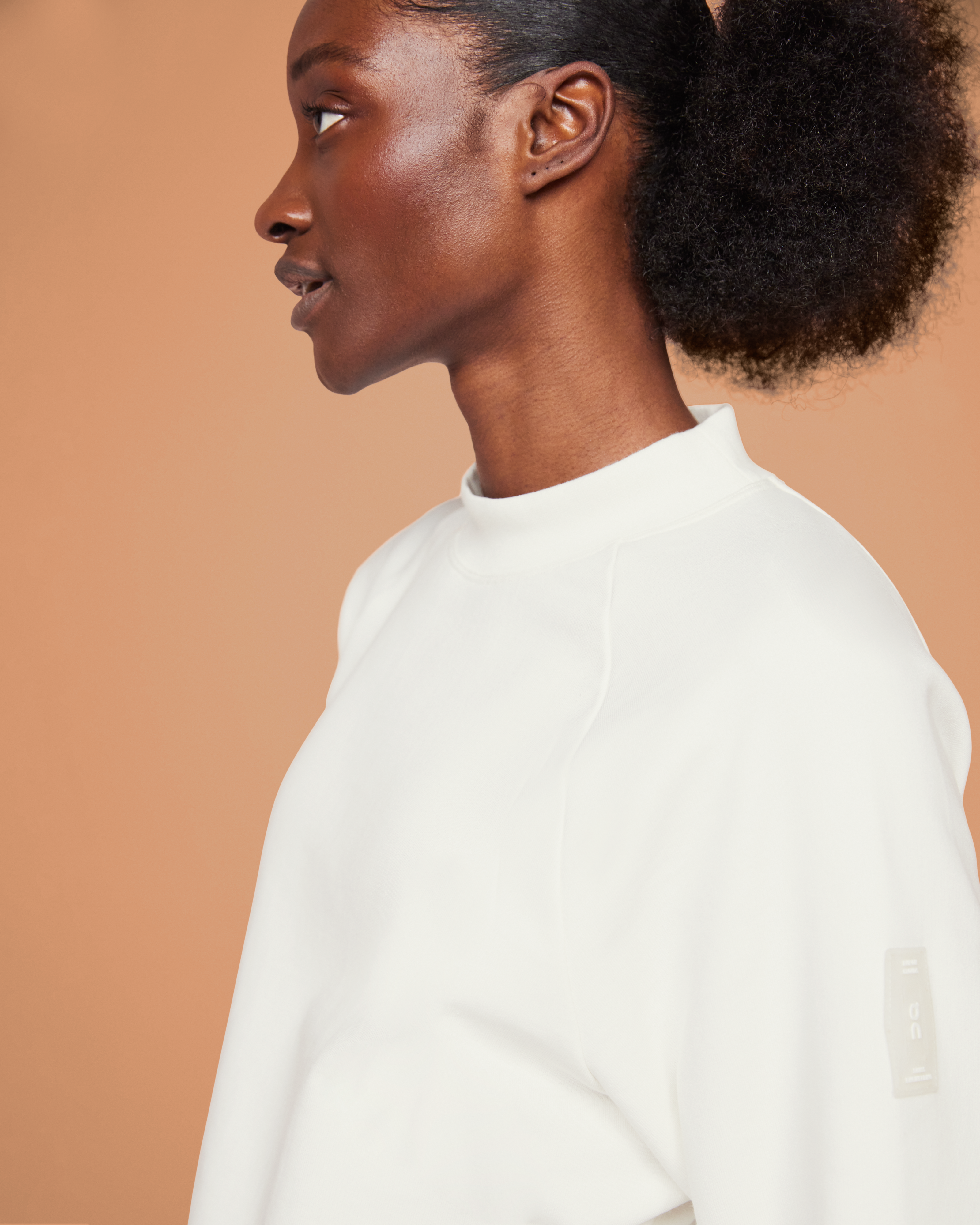 On Crew Neck Undyed-White Women Hoodies and sweatshirts