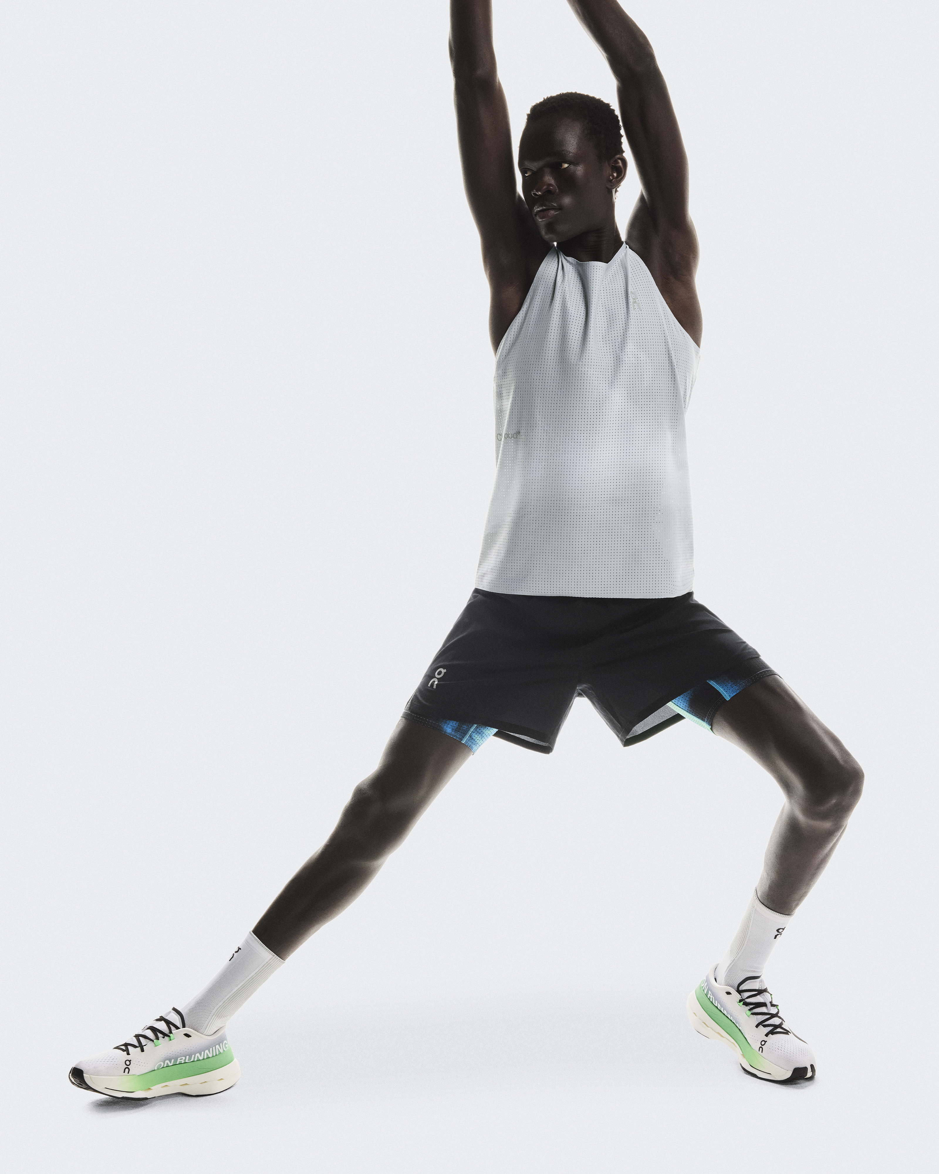 オンOnペースショーツPace ShortsサイズS Men's Pace Short | Grey & Black | On Japan