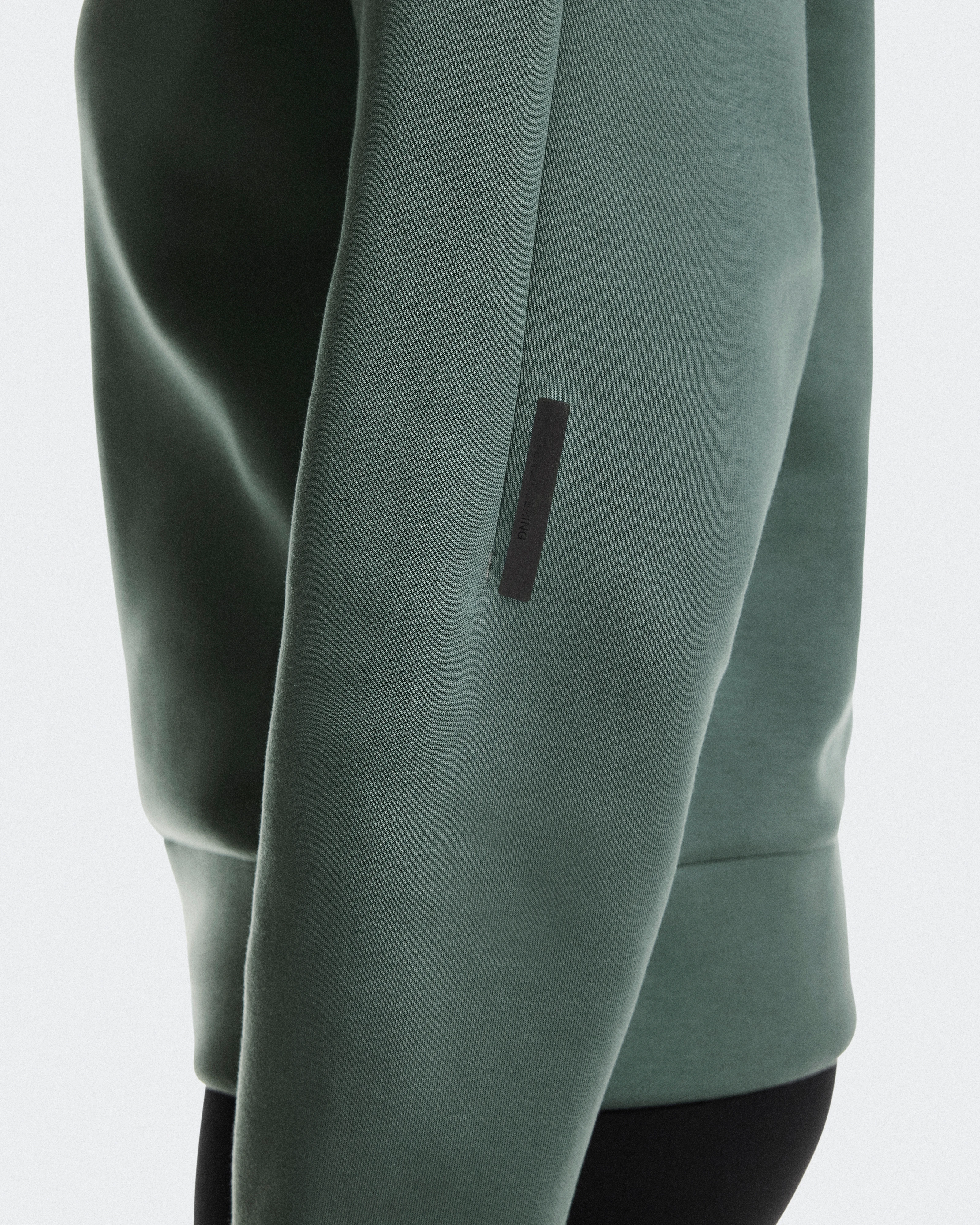 On Focus Tech Crew Olive Damen Hoodies & Sweatshirts