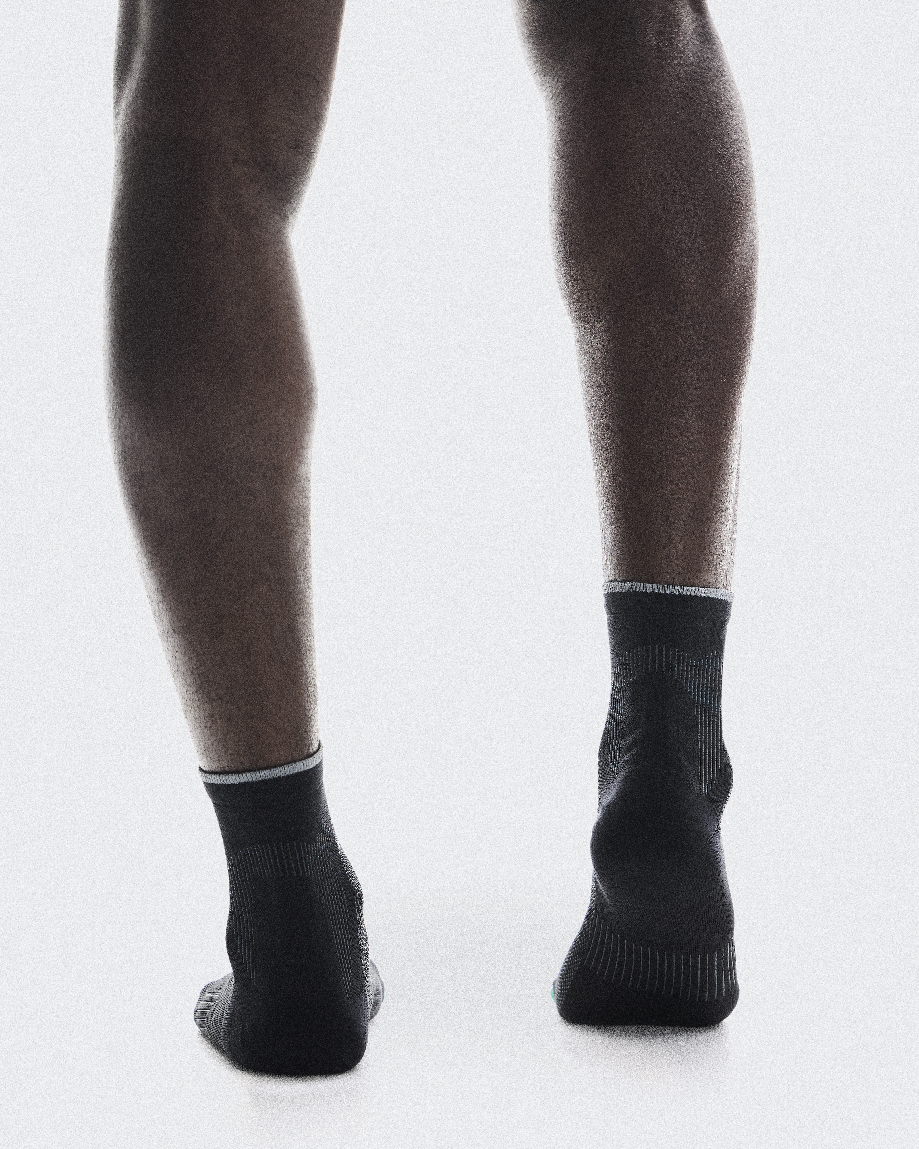 Elite Run Sock Mid | On 日本