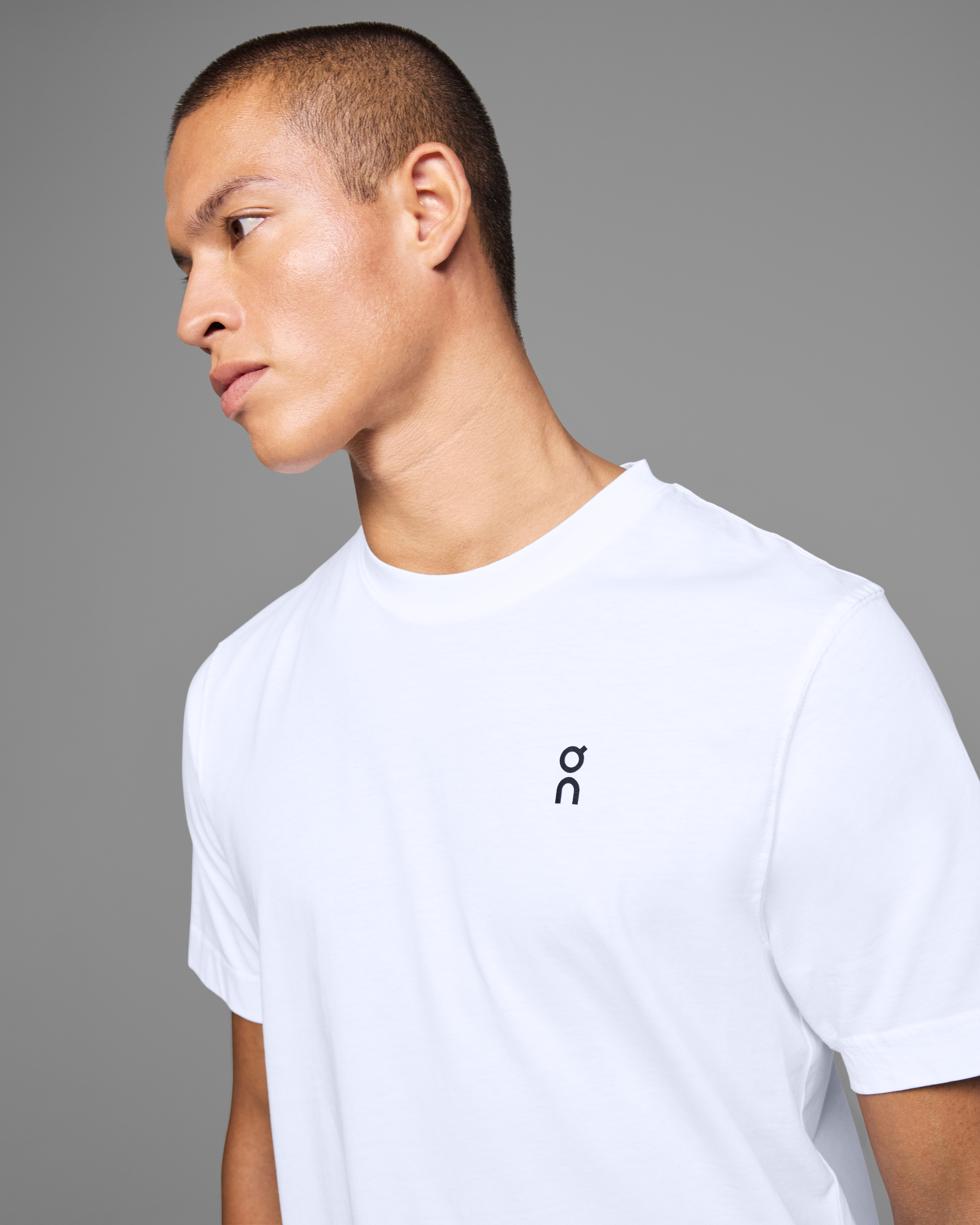 ★on&on★ Wrap shoulder t-shirt NEW5ME303 Men's Graphic-T | White | On United States