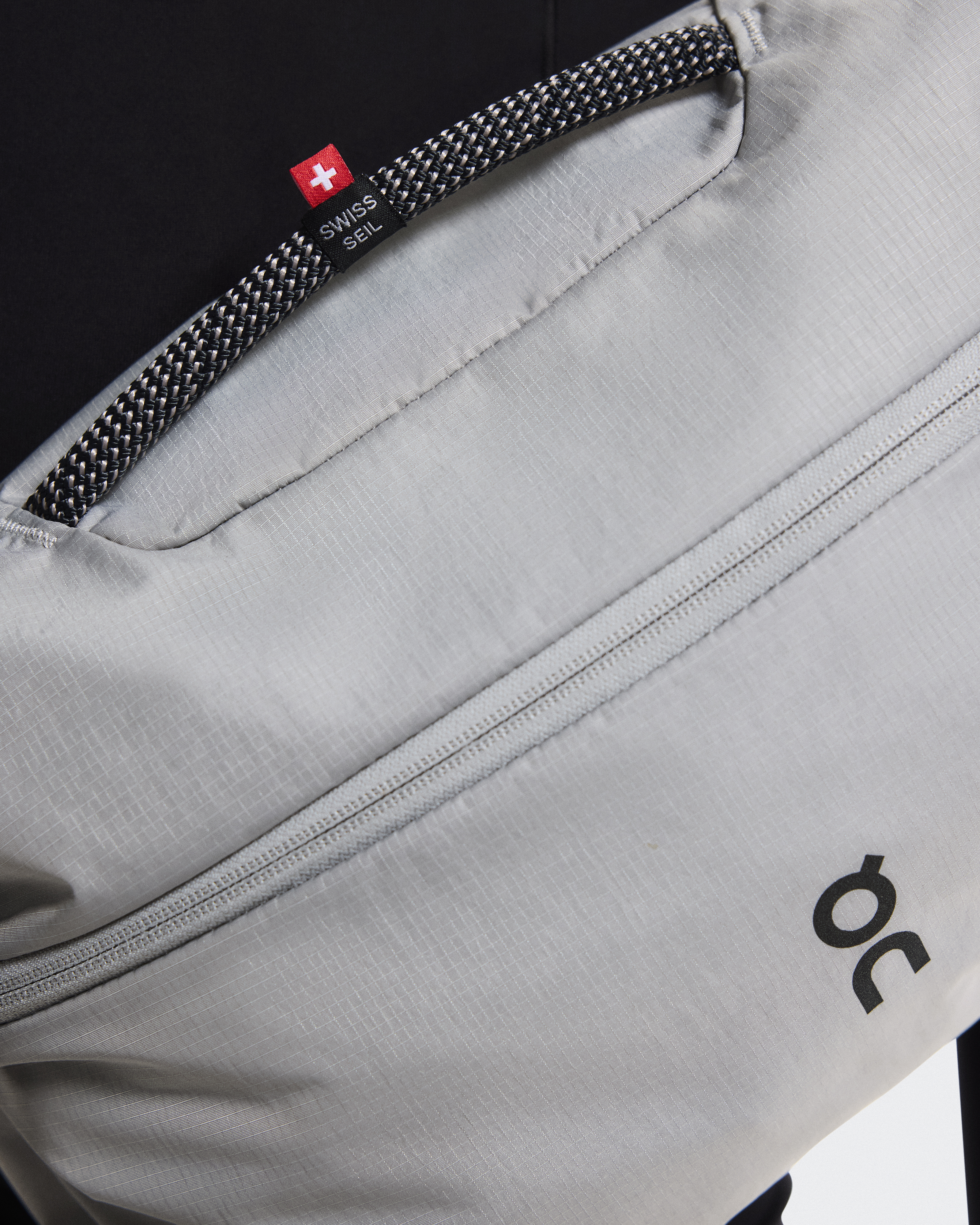 美品　on Sling Pack 9L オン Sling Pack 9L | On United States