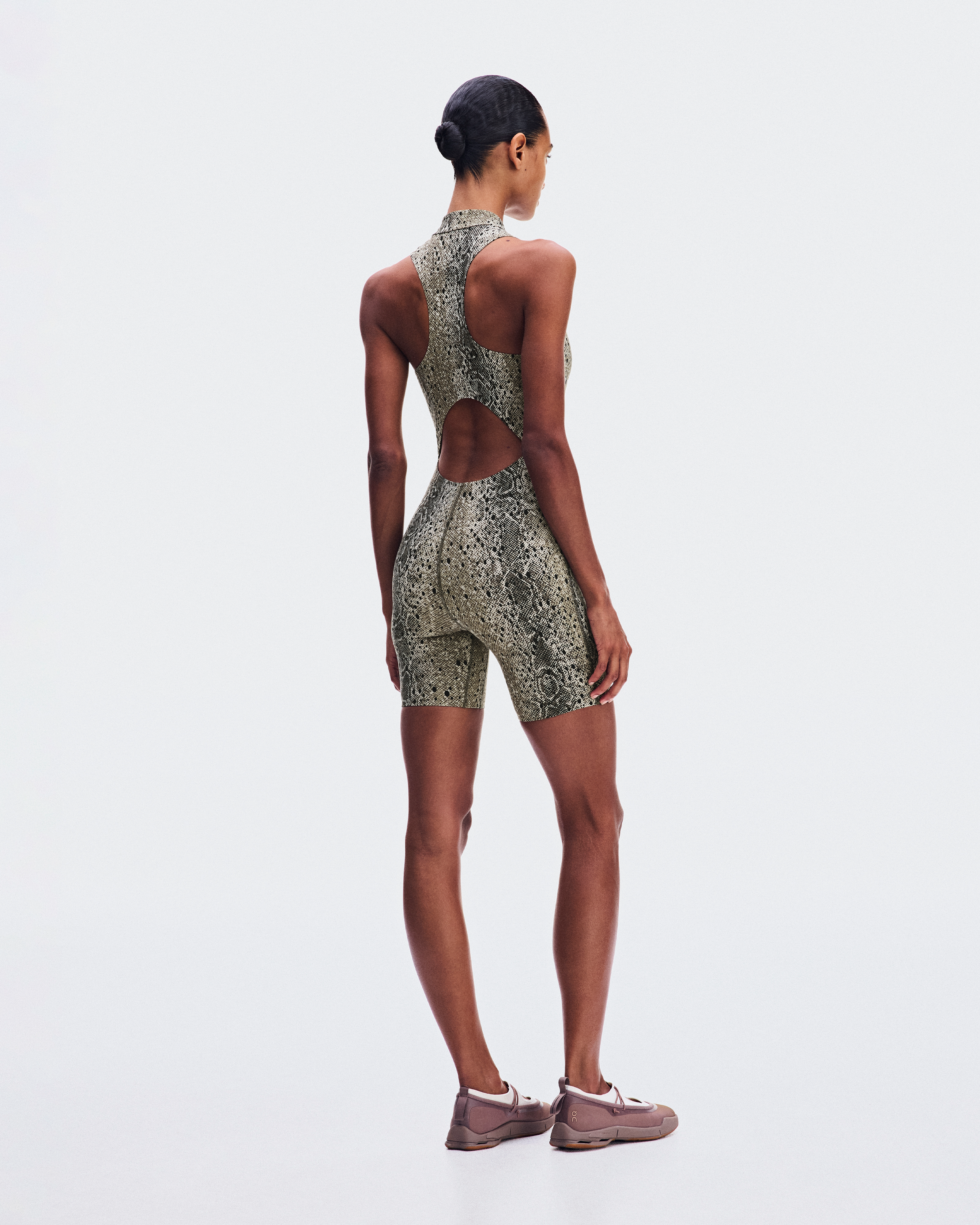 Studio Bodysuitنحيف / Antler | Black / L