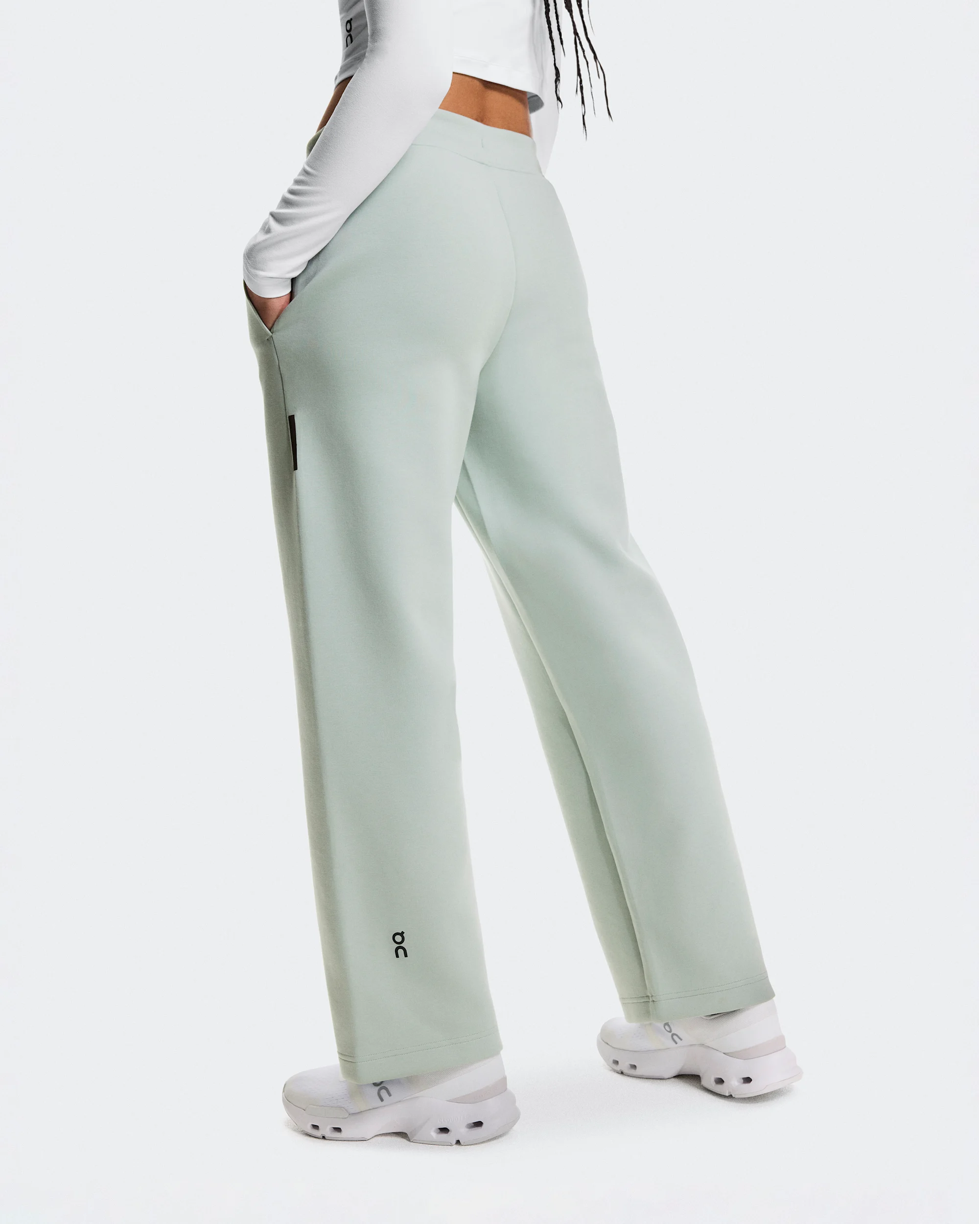 Focus Tech Sweatpants - thumbnail 4