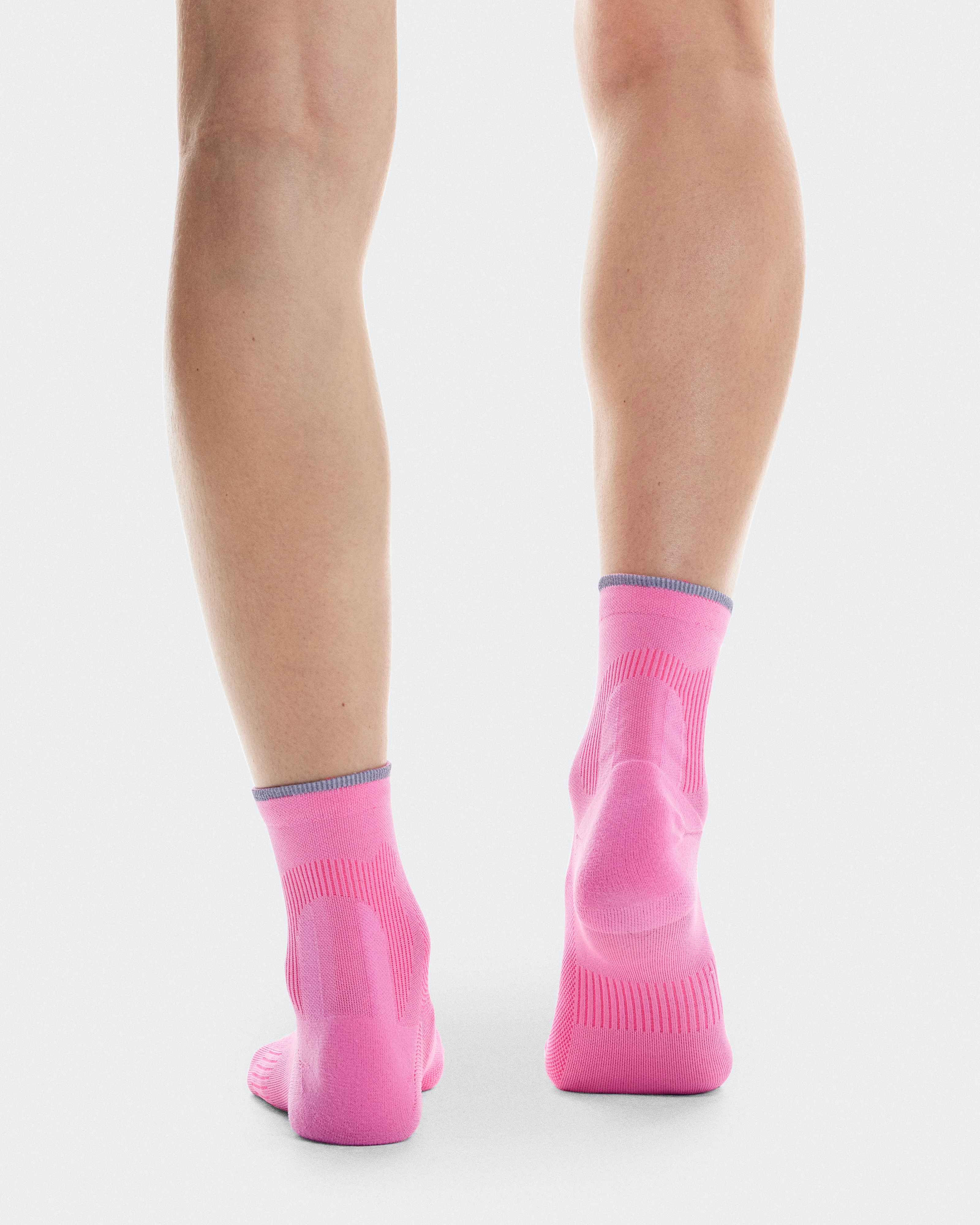On Elite Run Sock Mid Raspberry & Pink オールジェンダー ソックス