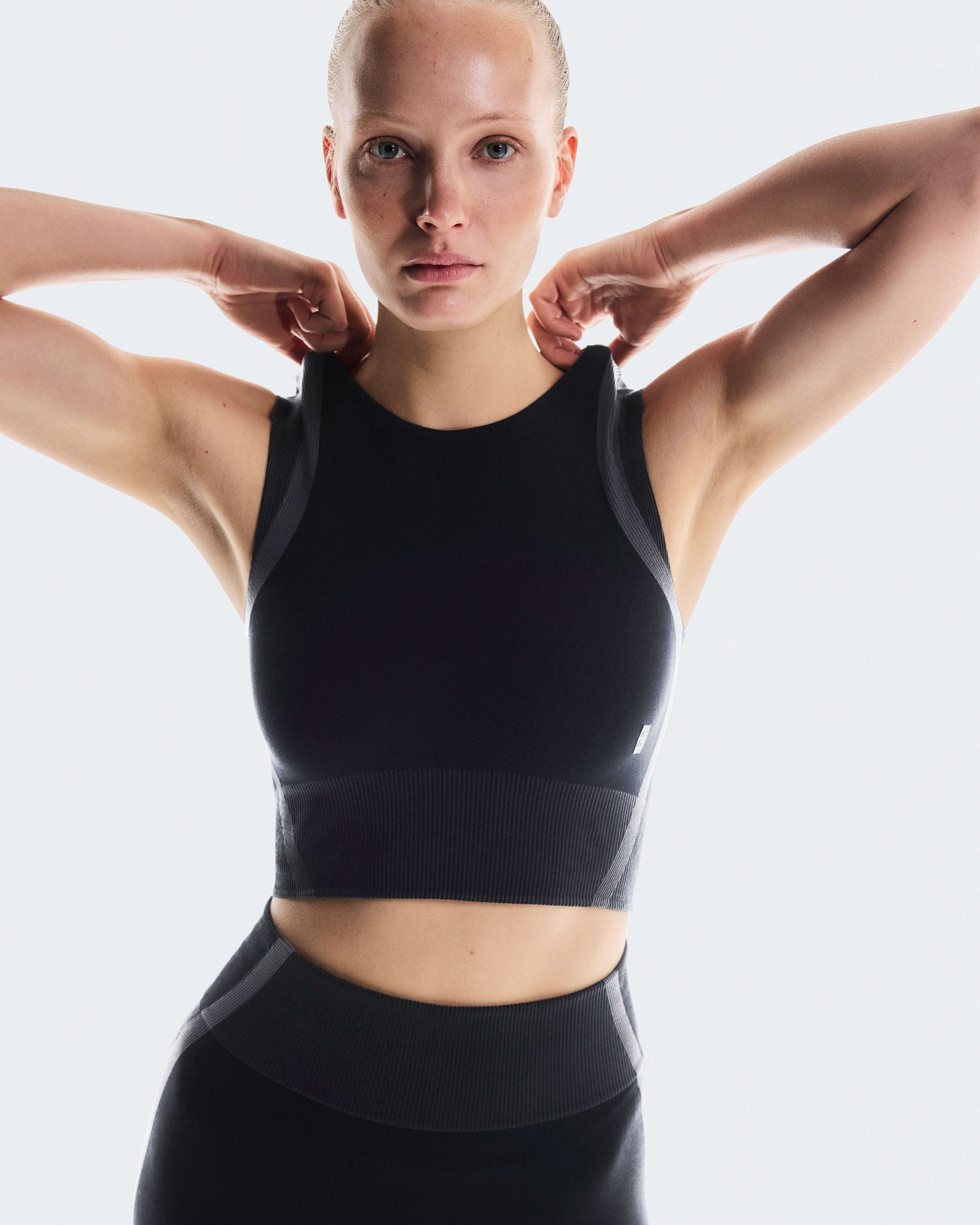 Studio Knit CropWomen / Black | Eclipse / L