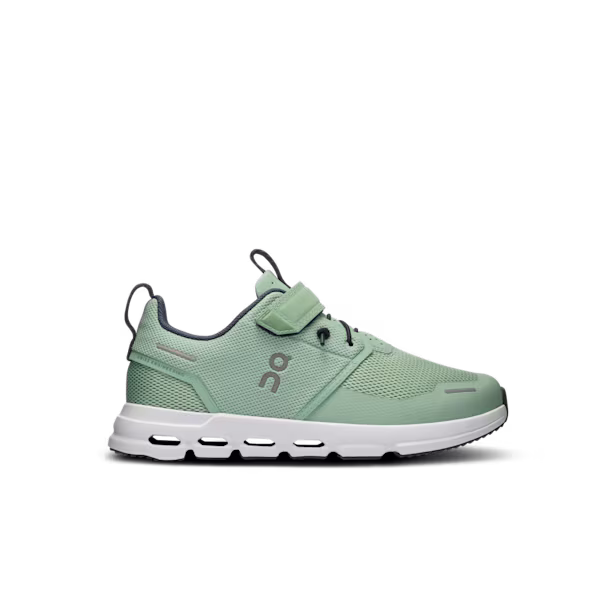 Cloud Play Lifestyle Shoe in Sage/White