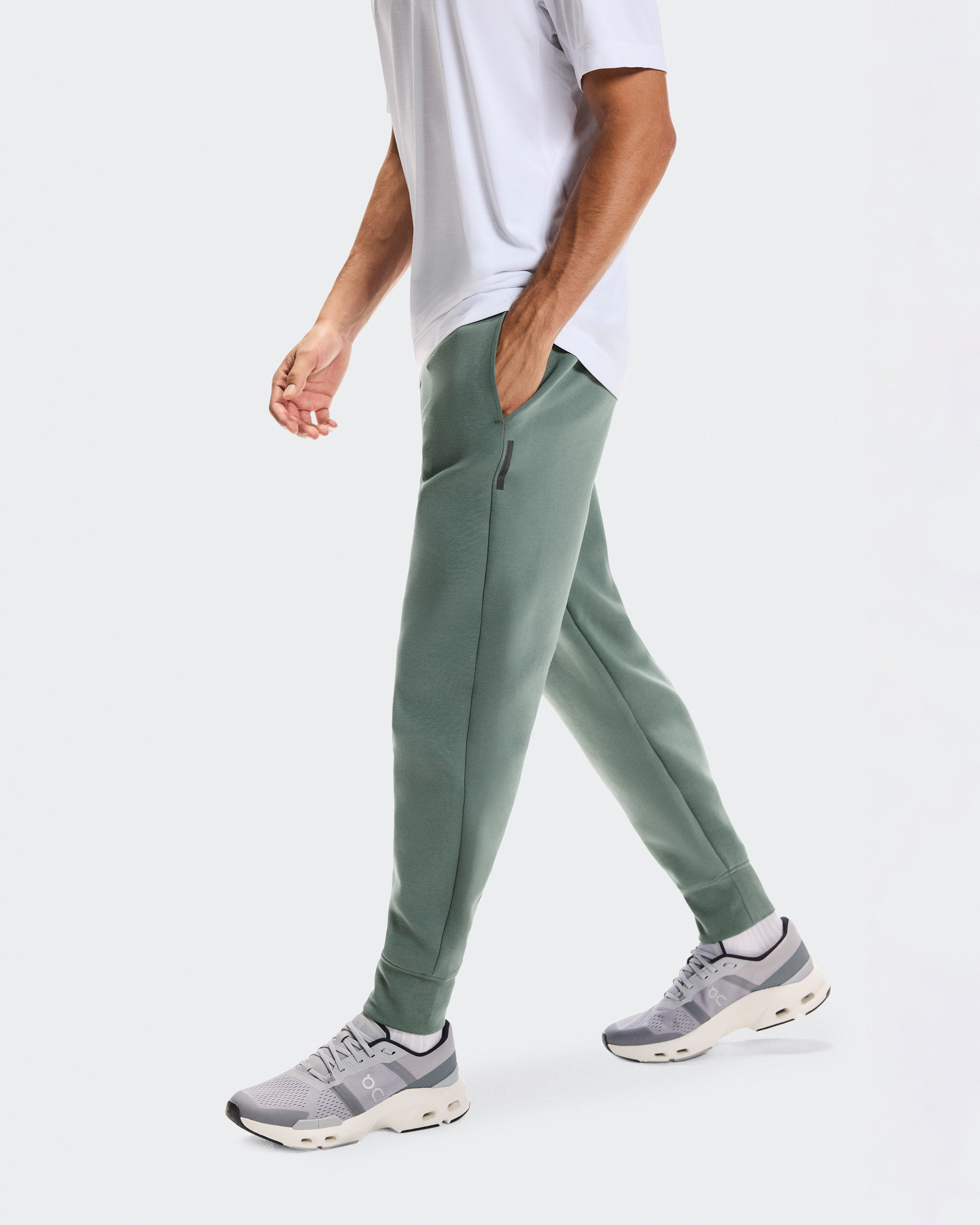 Focus Tech SweatpantsMen / Olive / L