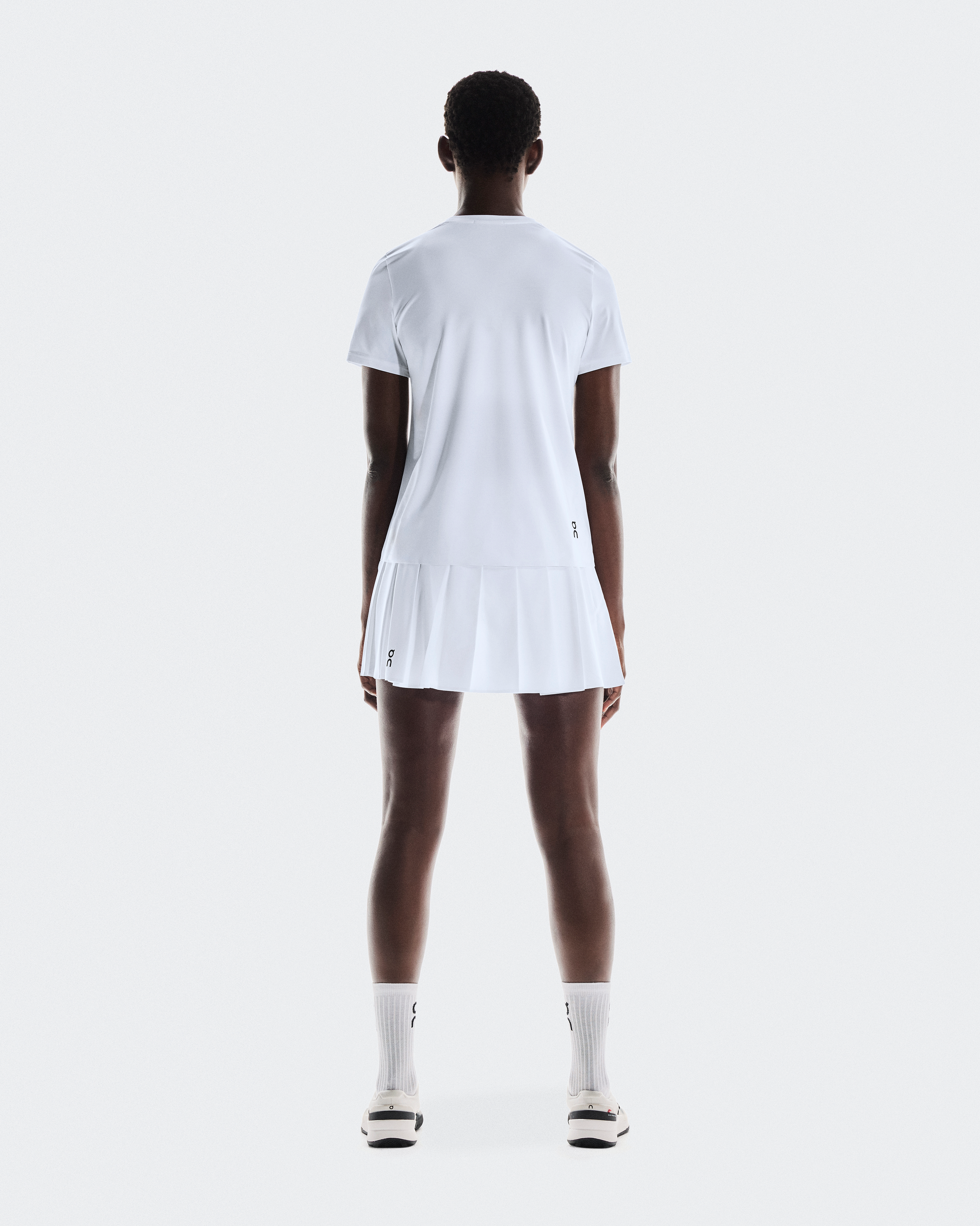 Court-TWomen / All White / L