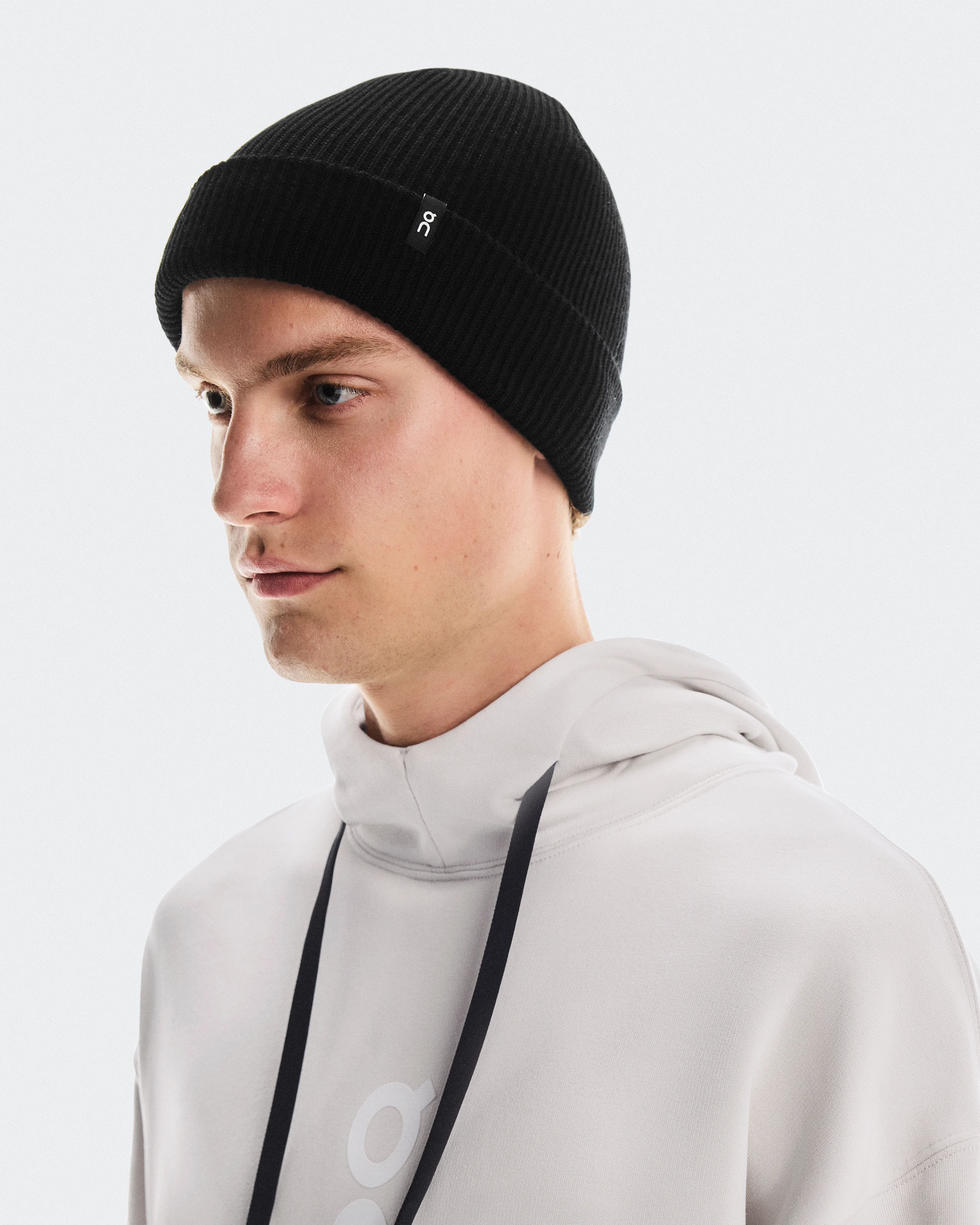 On Merino Beanie Black Unisex Headwear