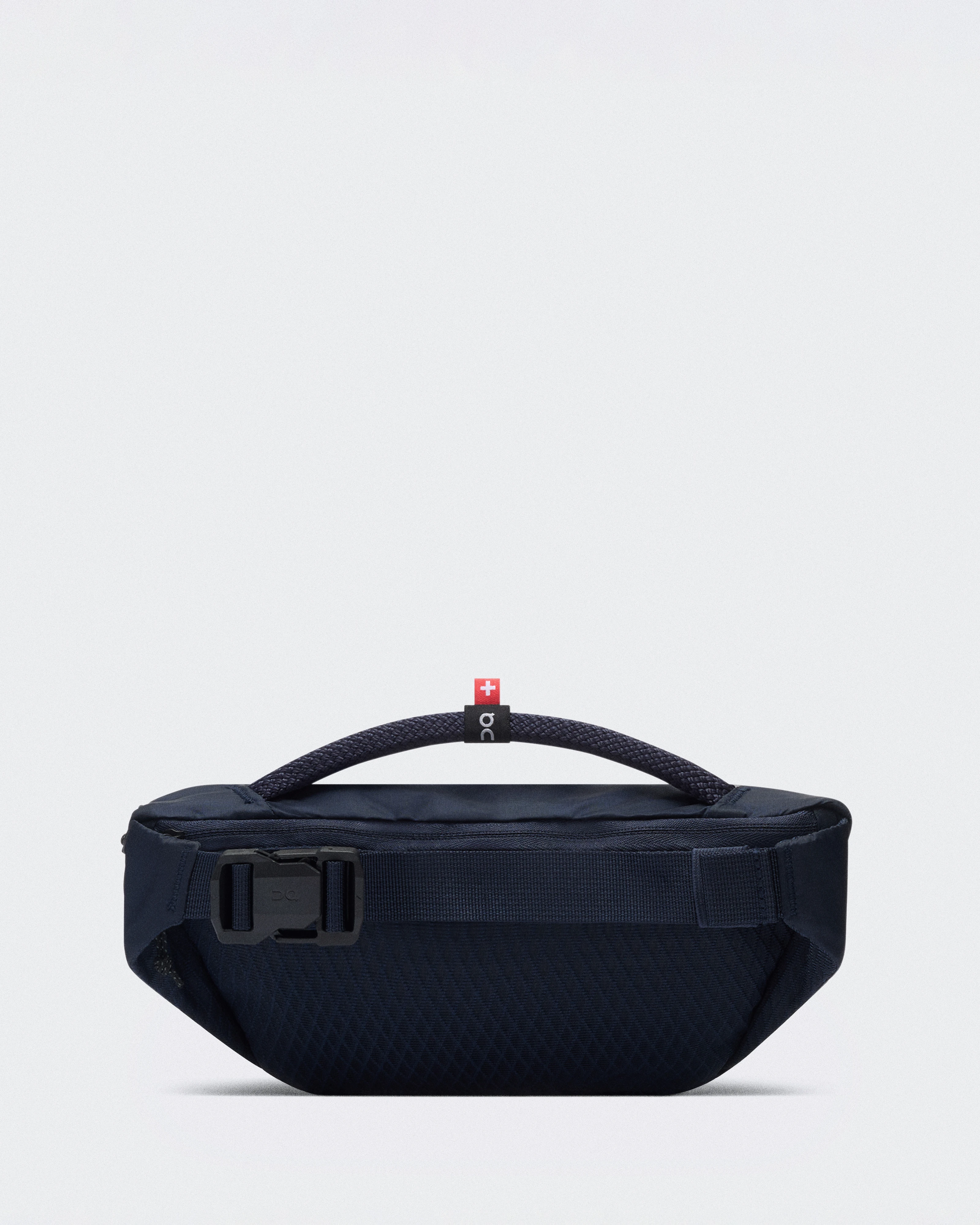 On Waist Pack 2L Lite Navy オールジェンダー バッグ