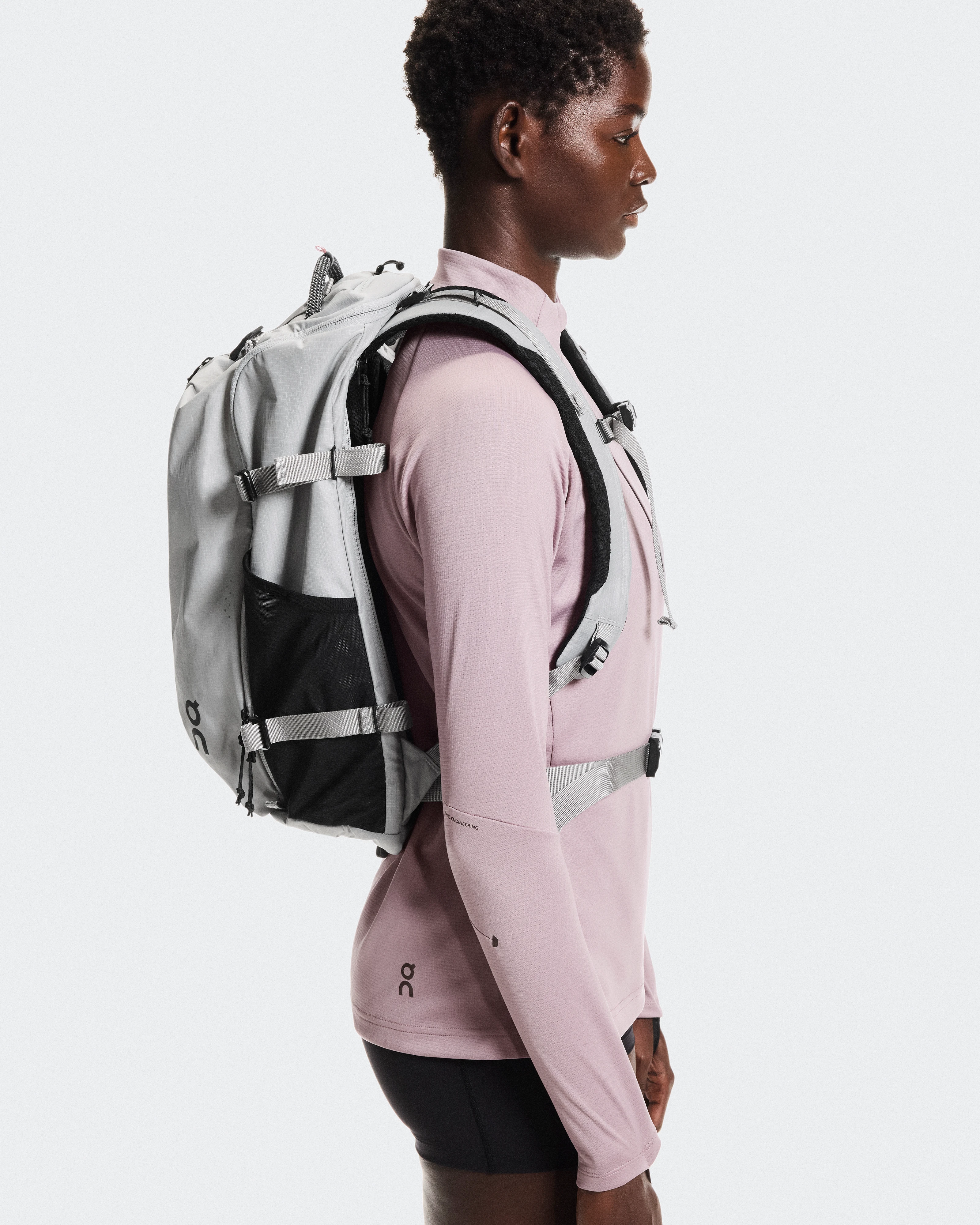 On Speed Pack 30L Glacier & Black オールジェンダー バッグ