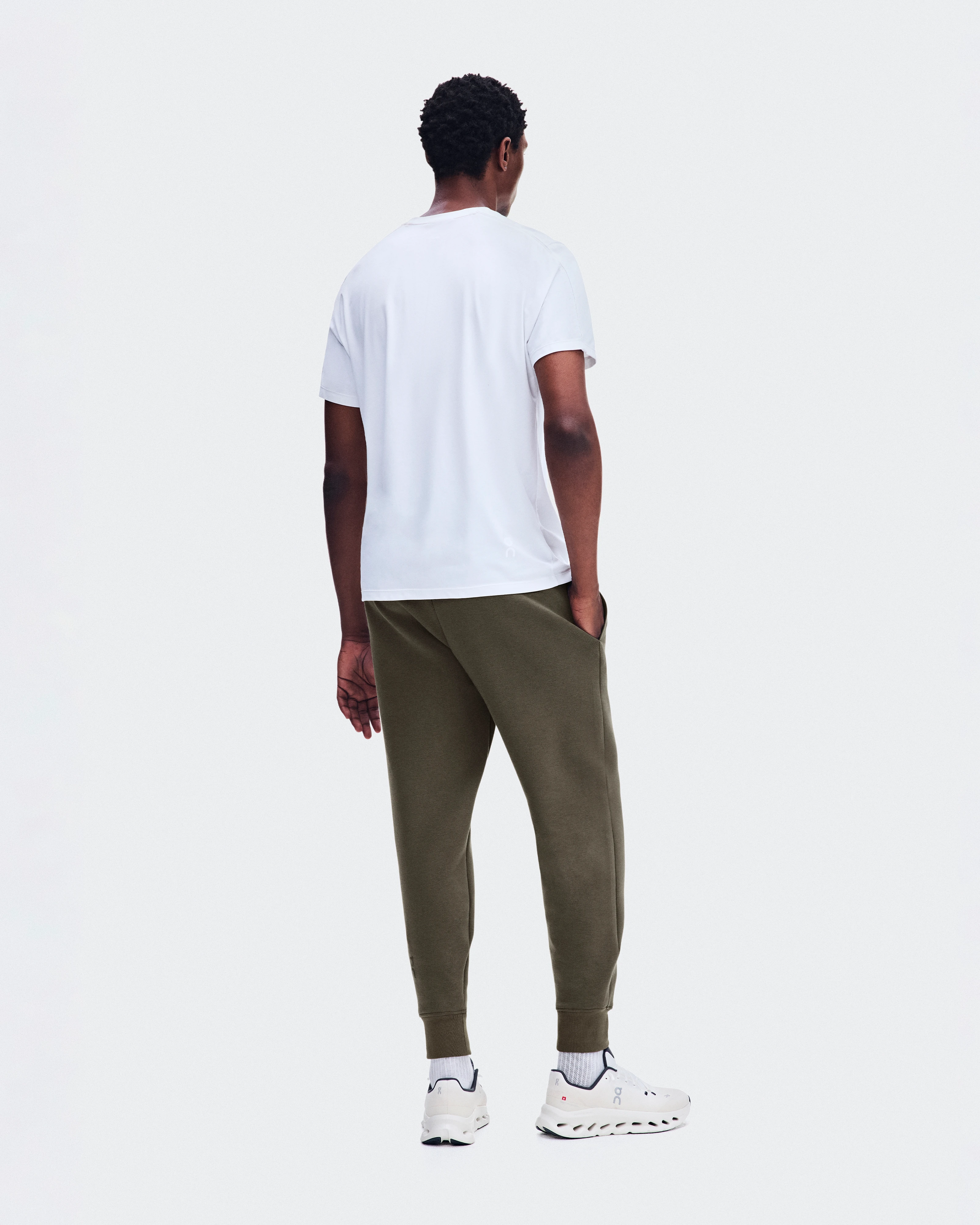 On Focus Tech Sweatpants Bark メンズ – オールデイ　トラベル　トレーニング パンツ