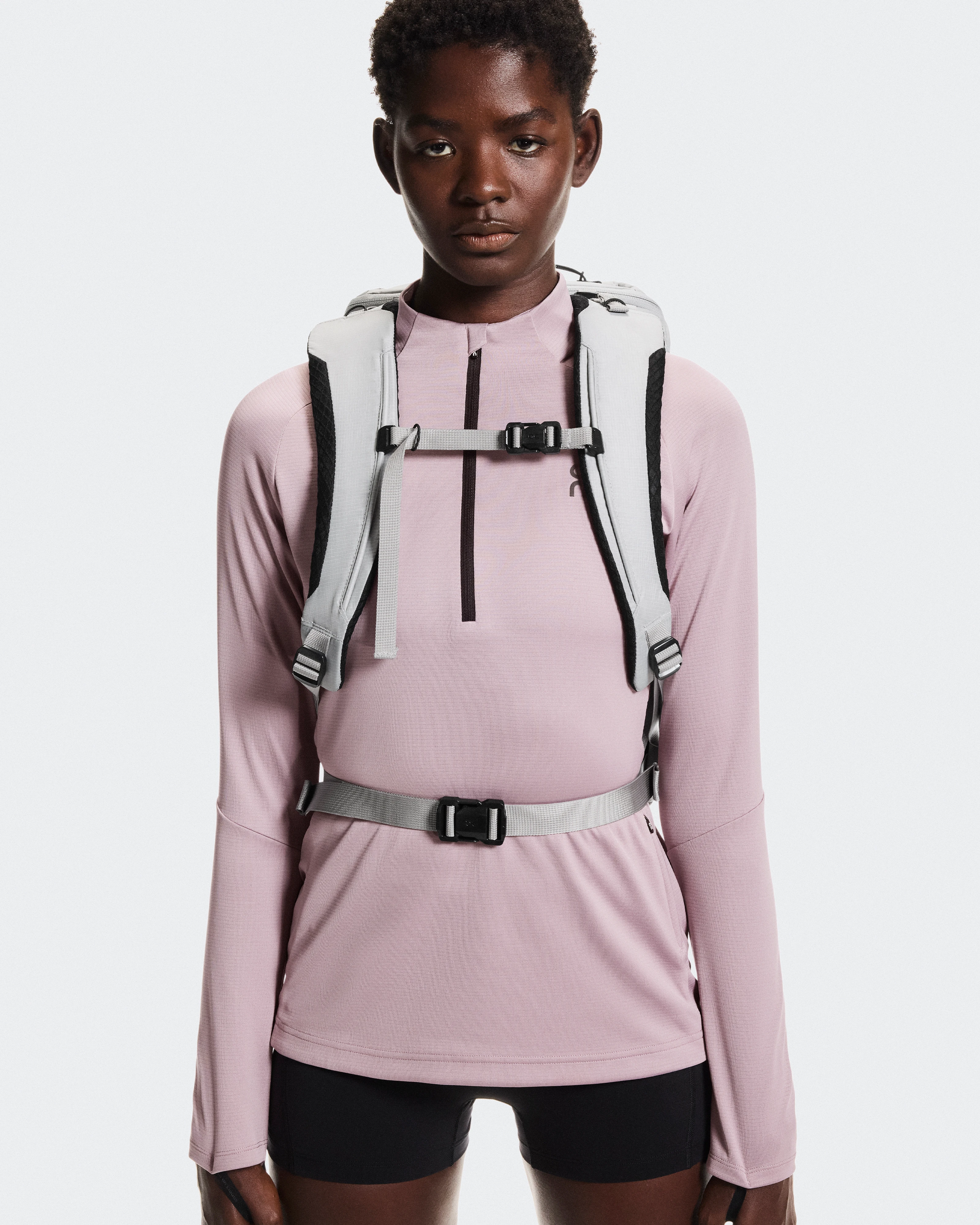 On Speed Pack 30L Glacier & Black オールジェンダー バッグ