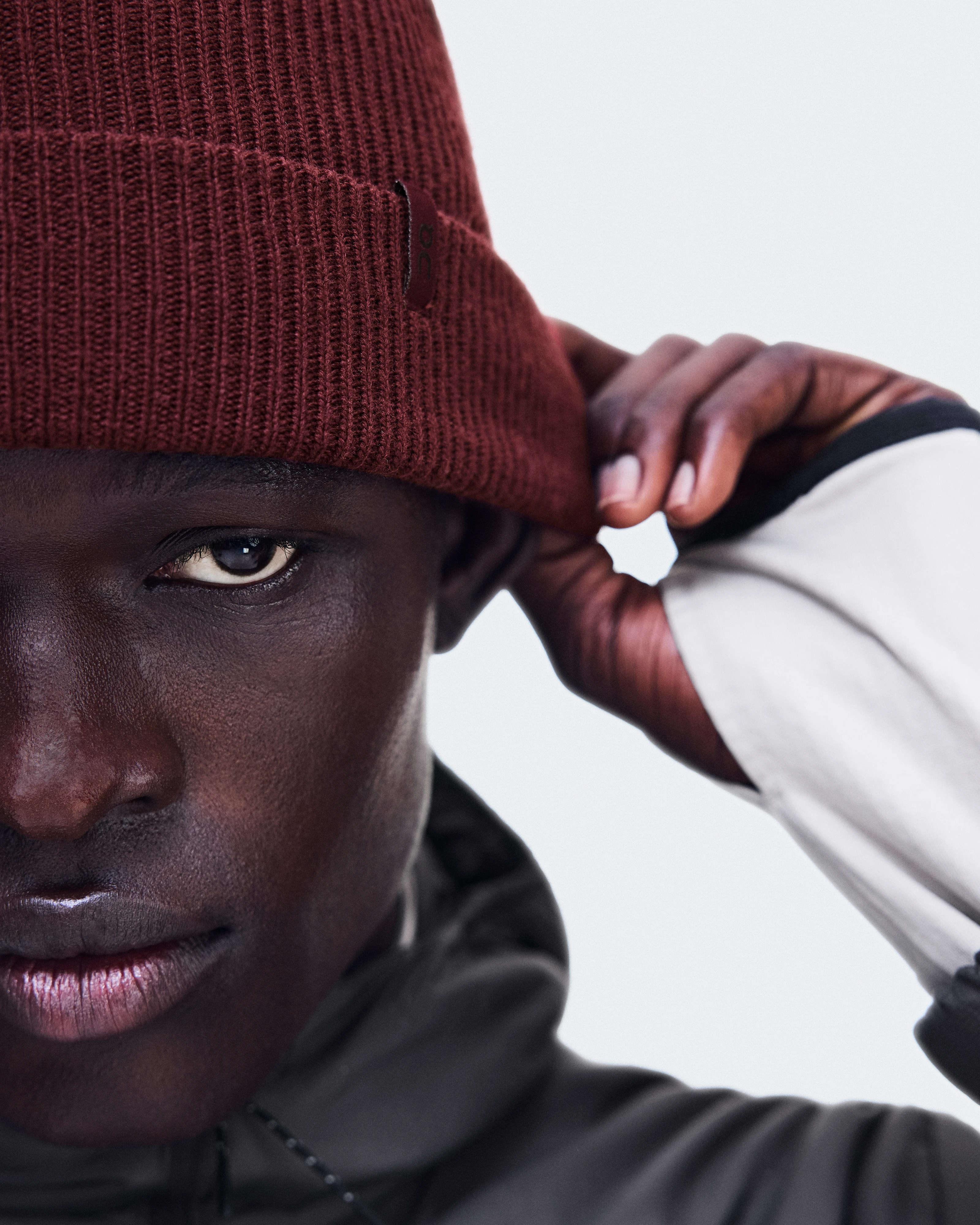 On Merino Beanie Maroon Unisex Headwear