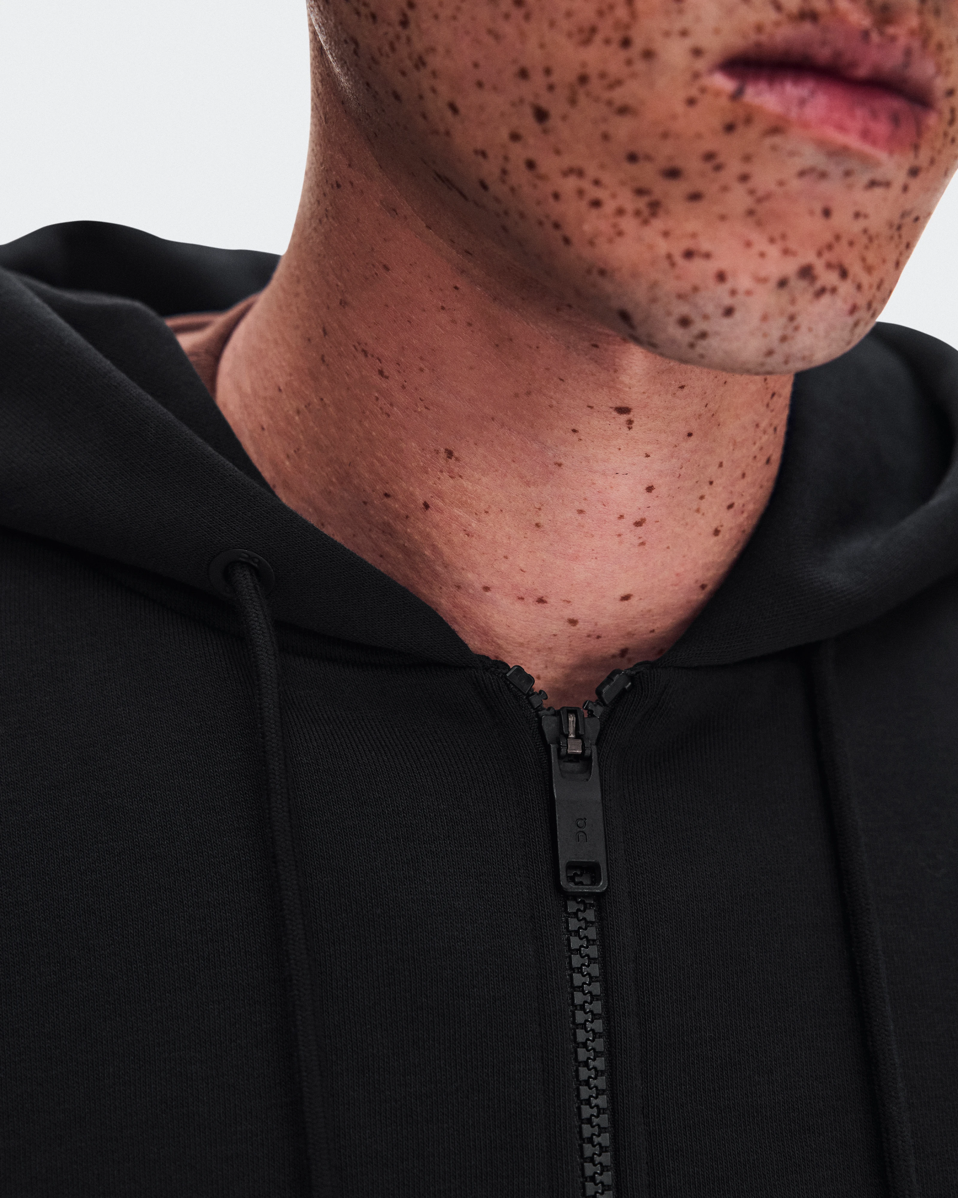 On Utility Zip Hoodie SHG Black 유니섹스 – 아웃도어 모험, 올데이 웨어 후디 & 스웻셔츠