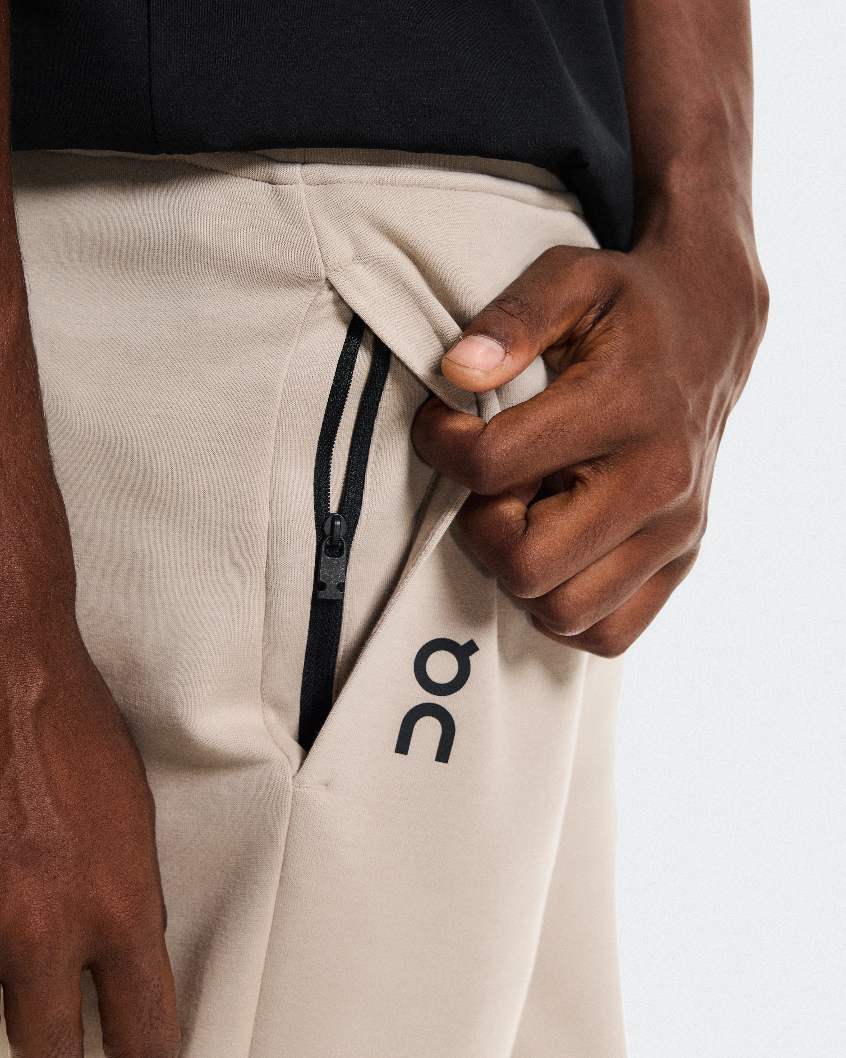 On Focus Tech Sweatpants Desert Homme Pantalons