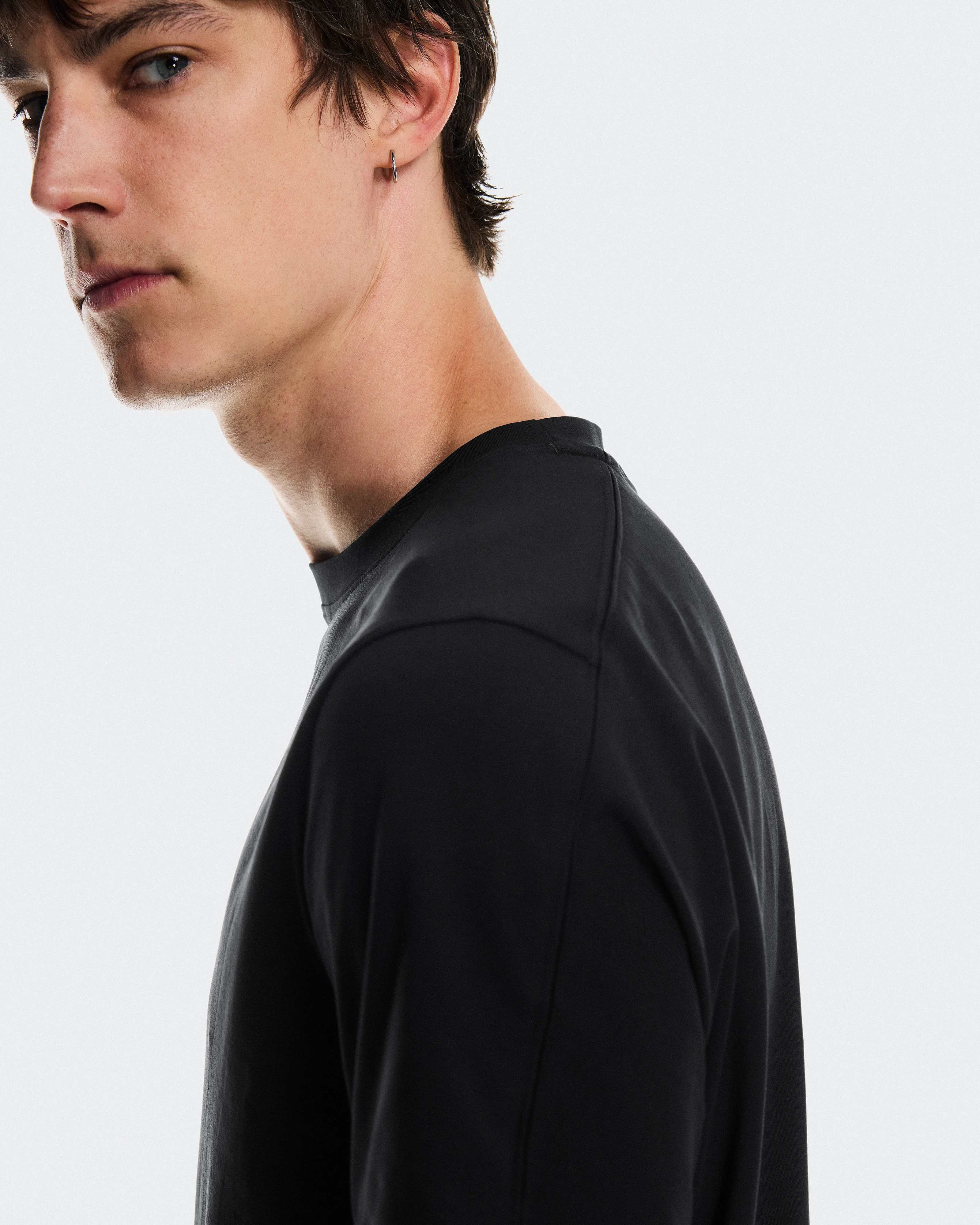 On Focus-T Black Men Tops and t-shirts