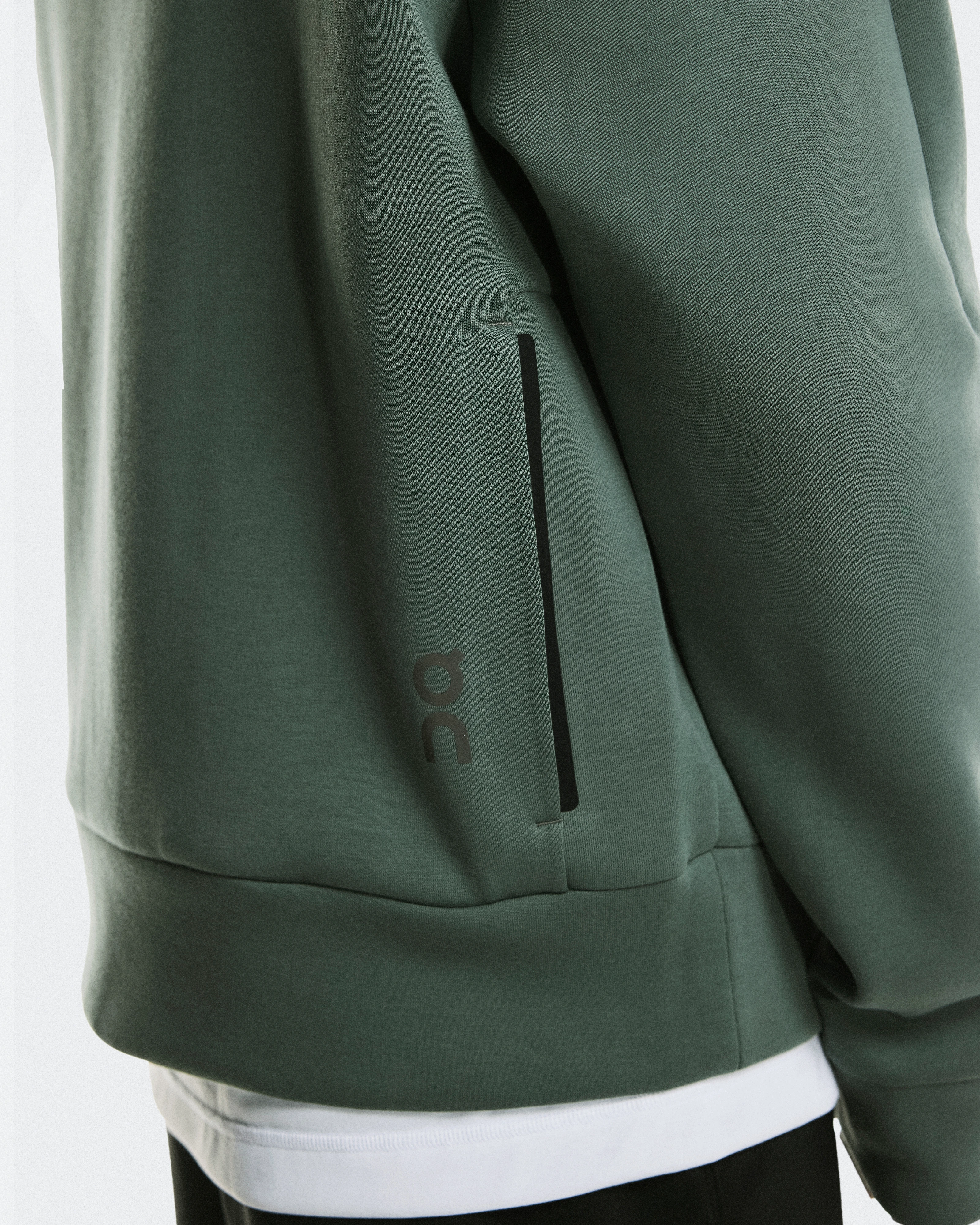 On Focus Tech Crew Olive Herren Hoodies & Sweatshirts
