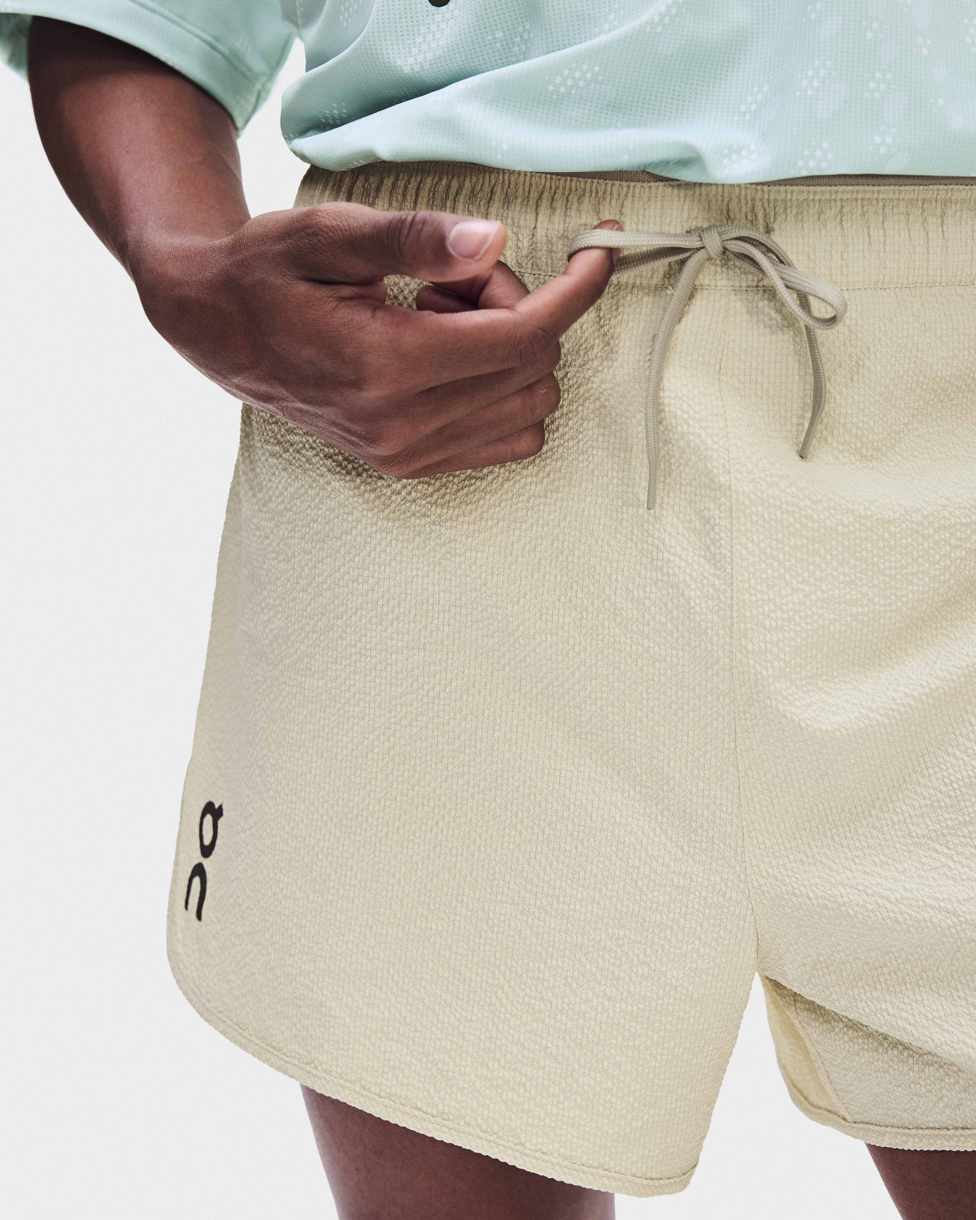 メンズ Performance Volt Shorts | Hare | On 日本