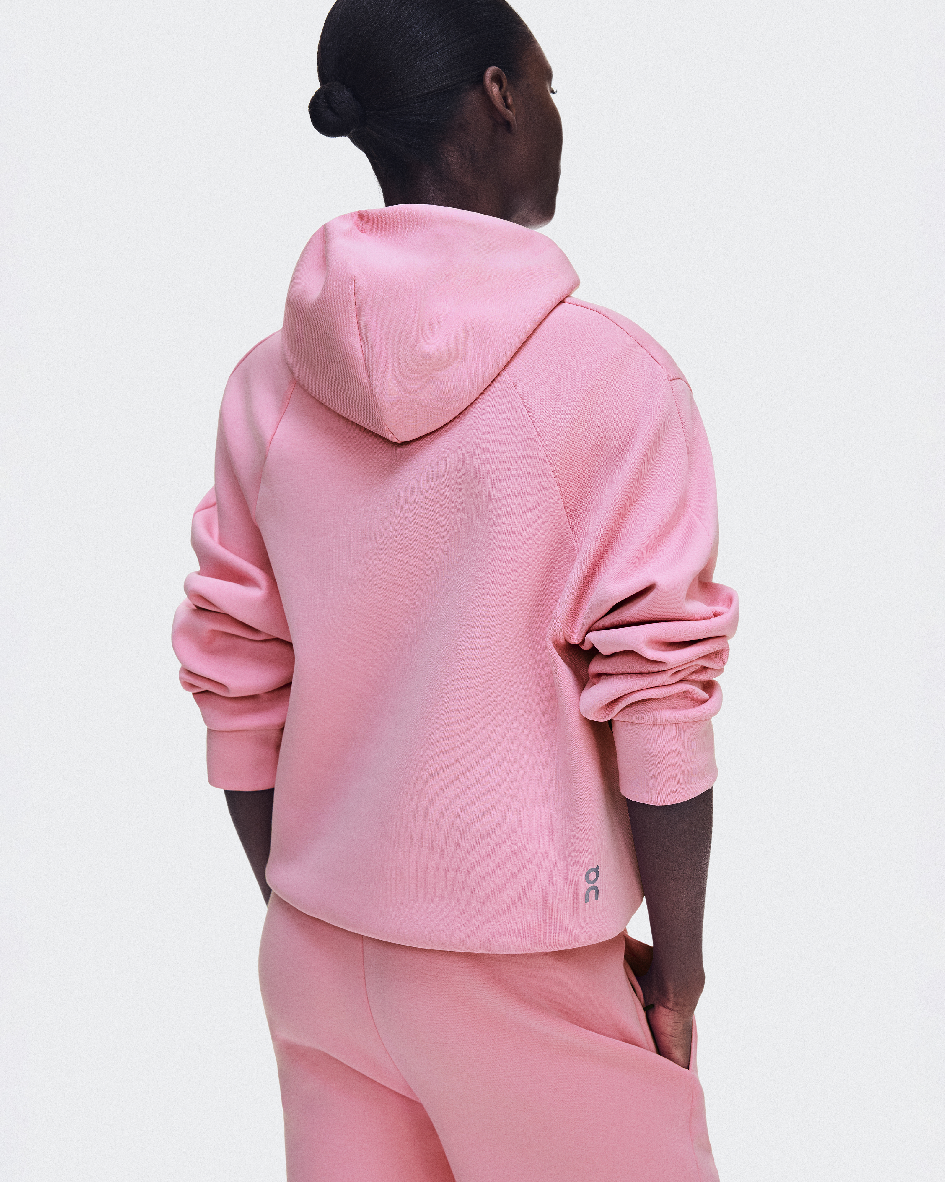Women's Focus Tech Hoodie | Pink | On Japan