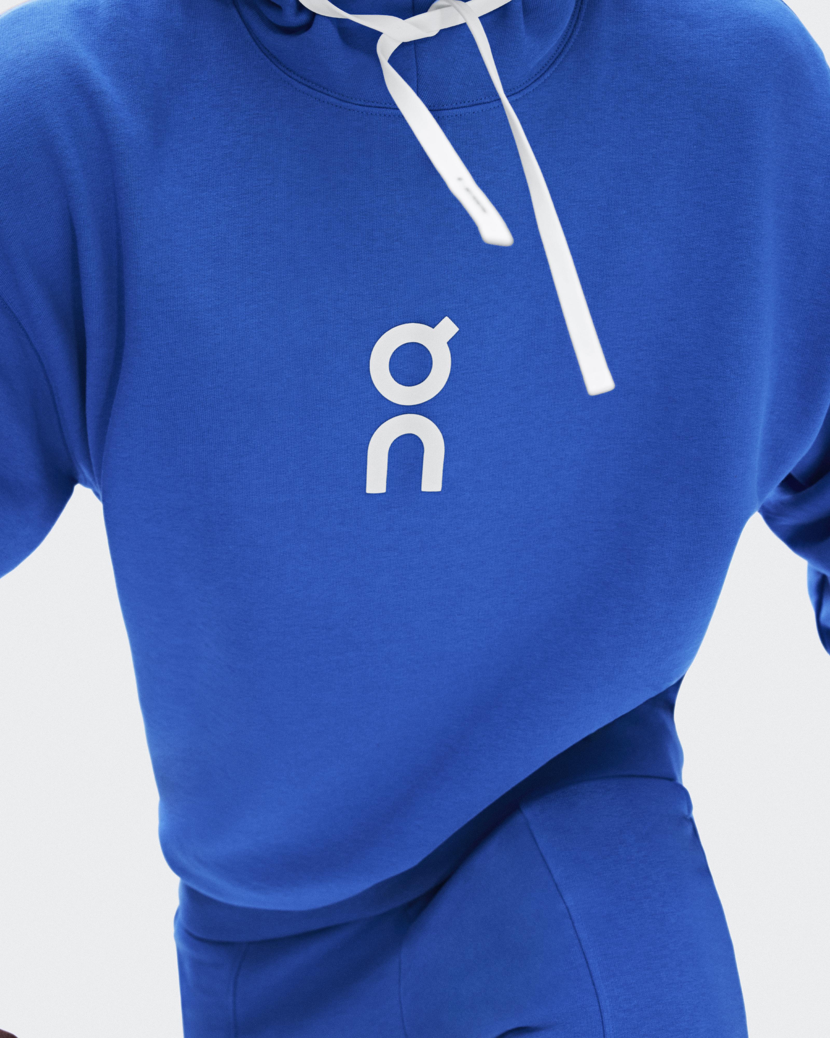 Club Hoodie: Cozy Relaxed-Fit Hoodie for Post-Workout | On Japan