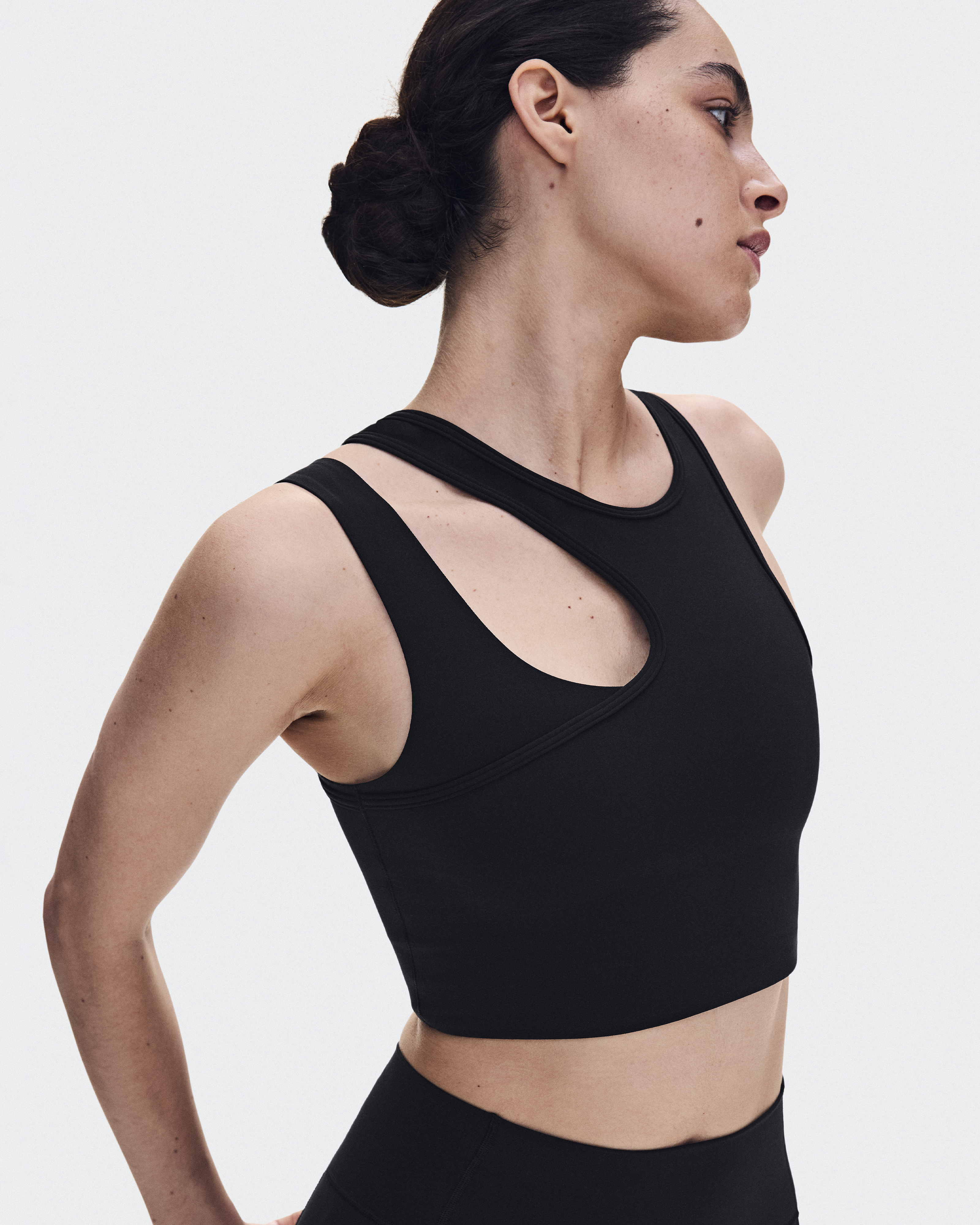 Women's Studio Asymmetric Crop | Black | On United States
