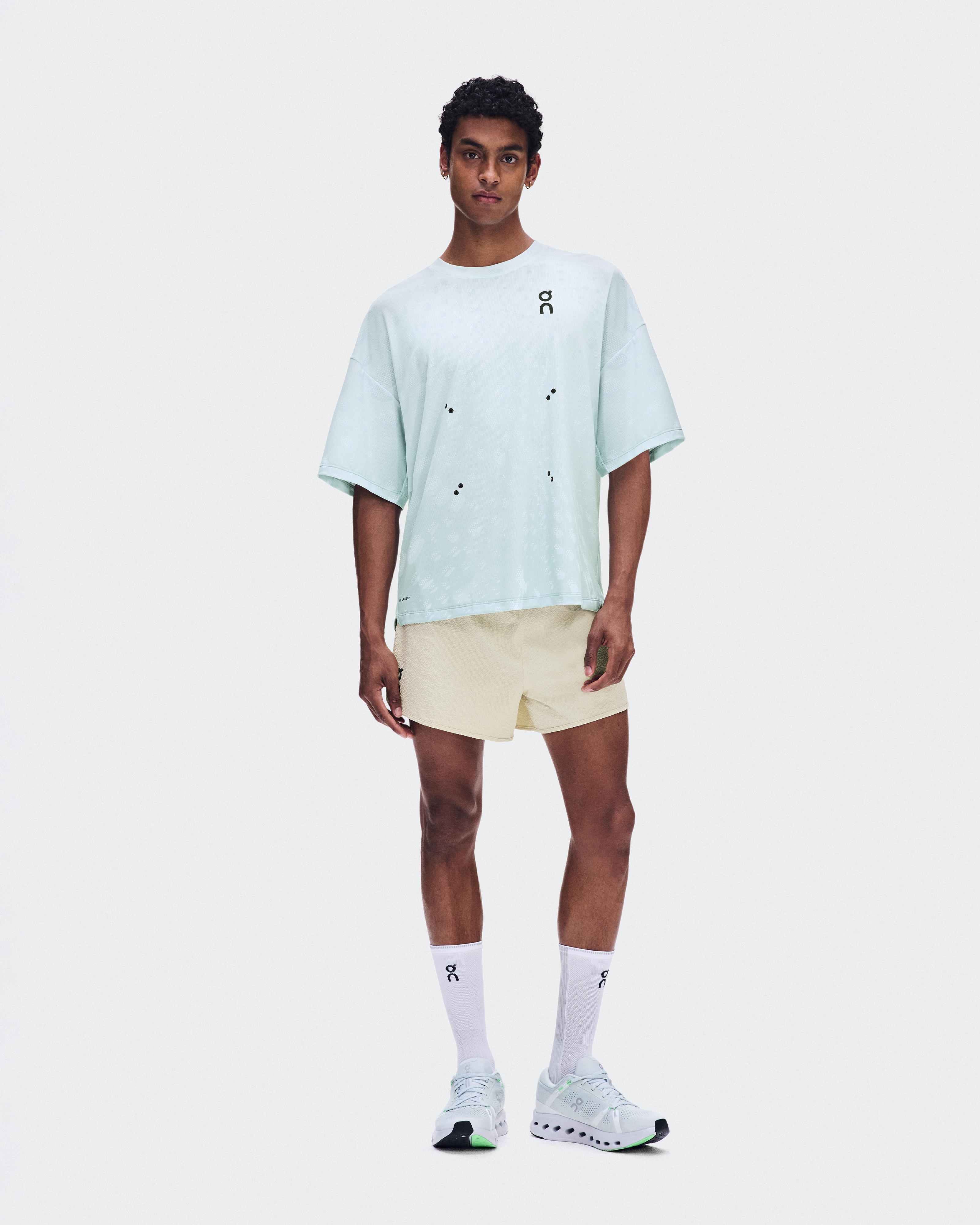 メンズ Performance Volt Shorts | Hare | On 日本