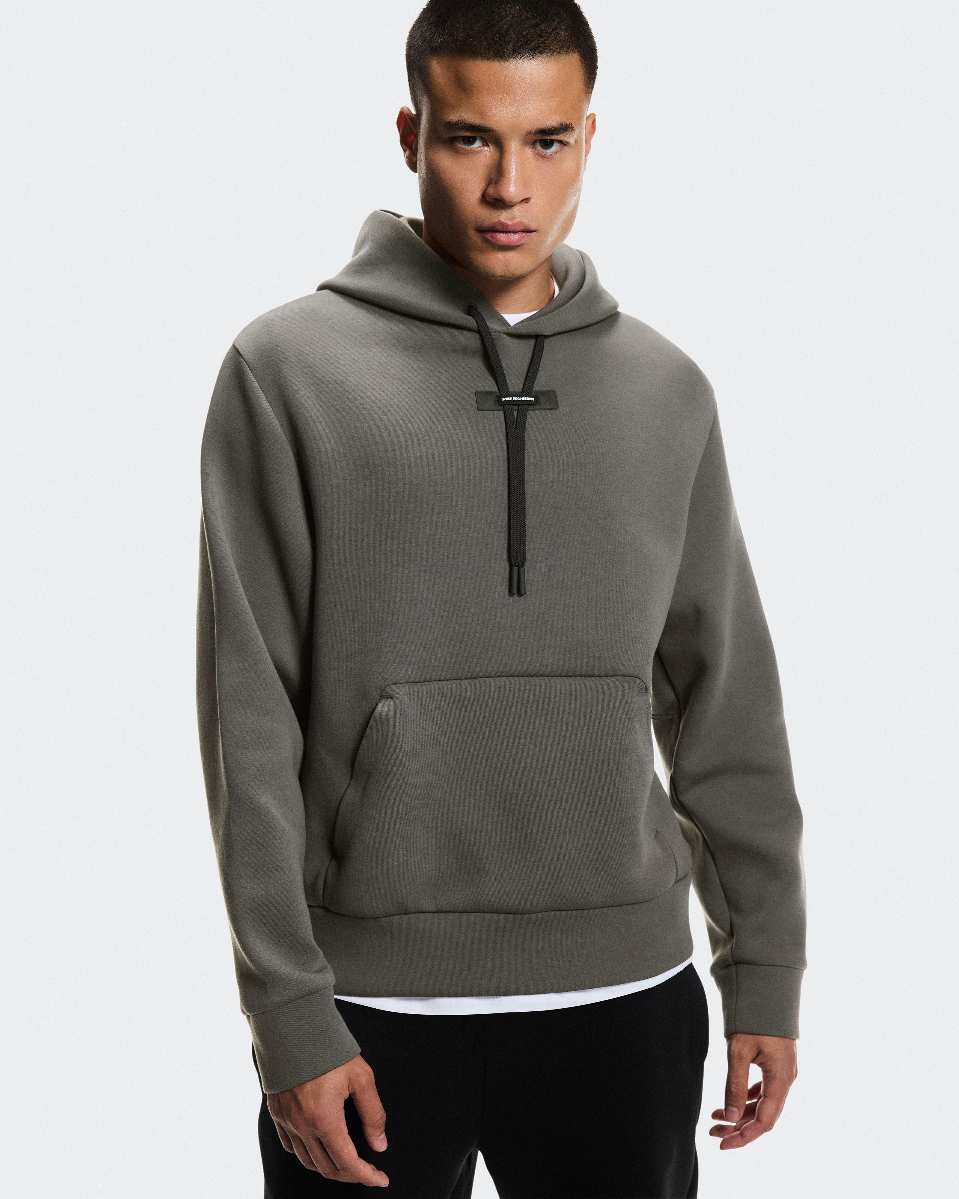 Focus Tech Hoodieالرجال / Shadow / S