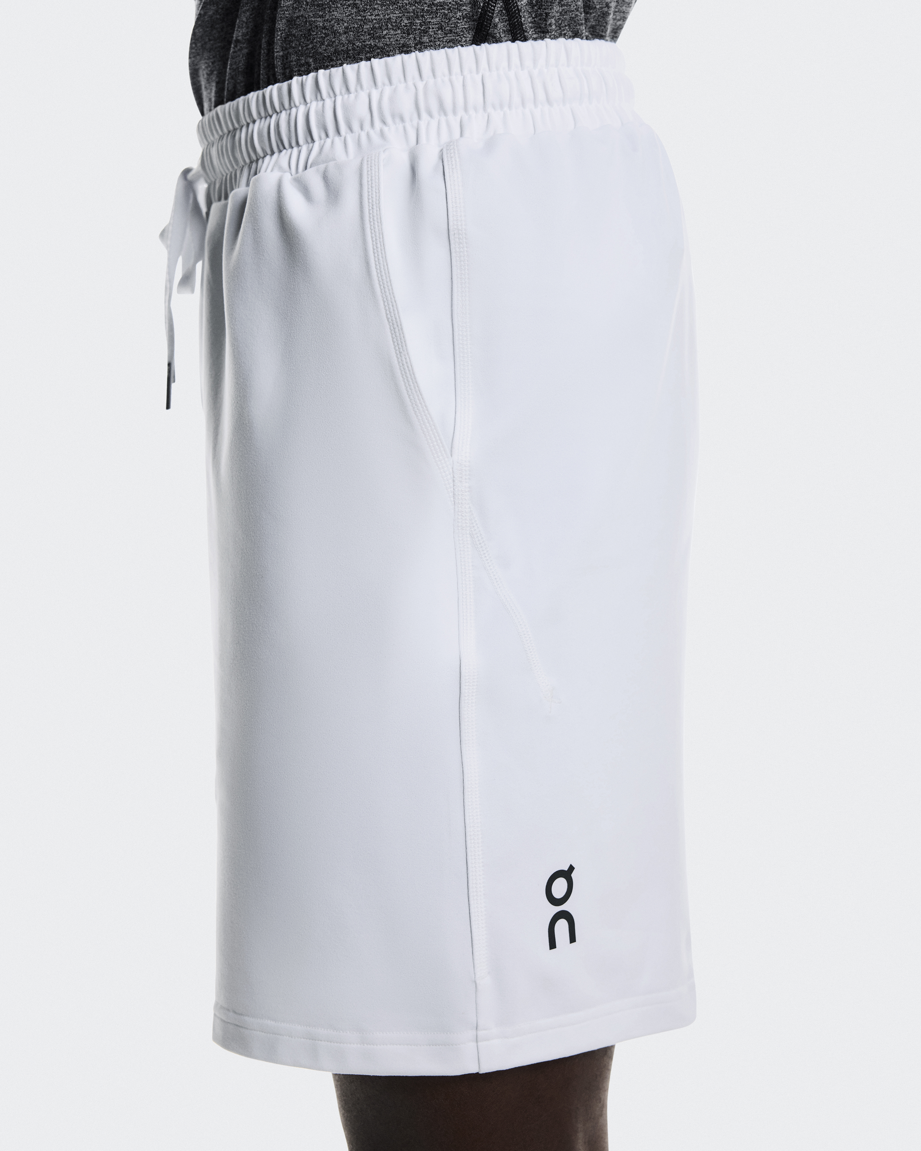 ON Men's Court Short WHITE/INDIGO 海外サイズS Men's Court Shorts | Blue & White | On Czech Republic