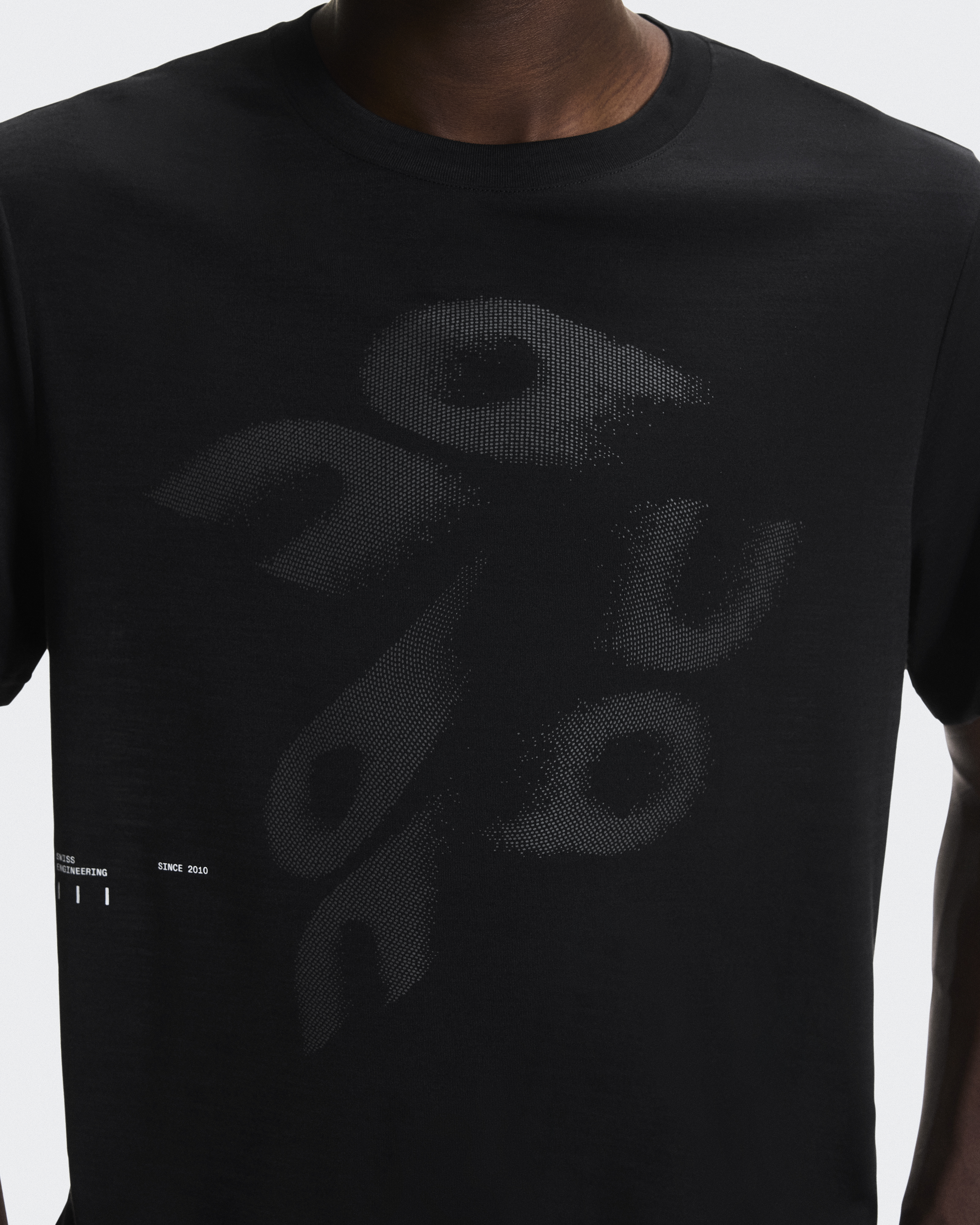On Core-T ブラック M on labs 限定 メンズ On Run-T | ブラック | On 日本
