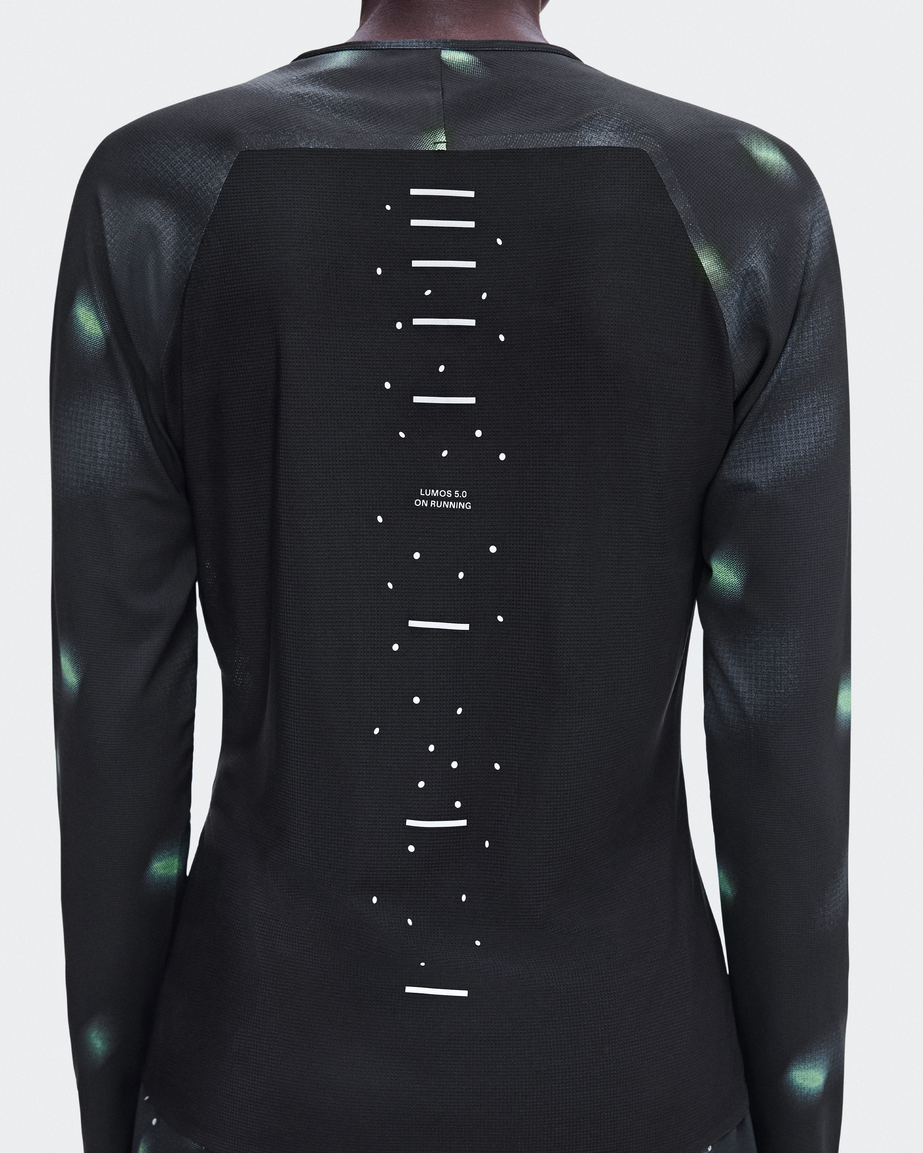 On Performance Long-T Lumos Black Femme Hauts et t-shirts