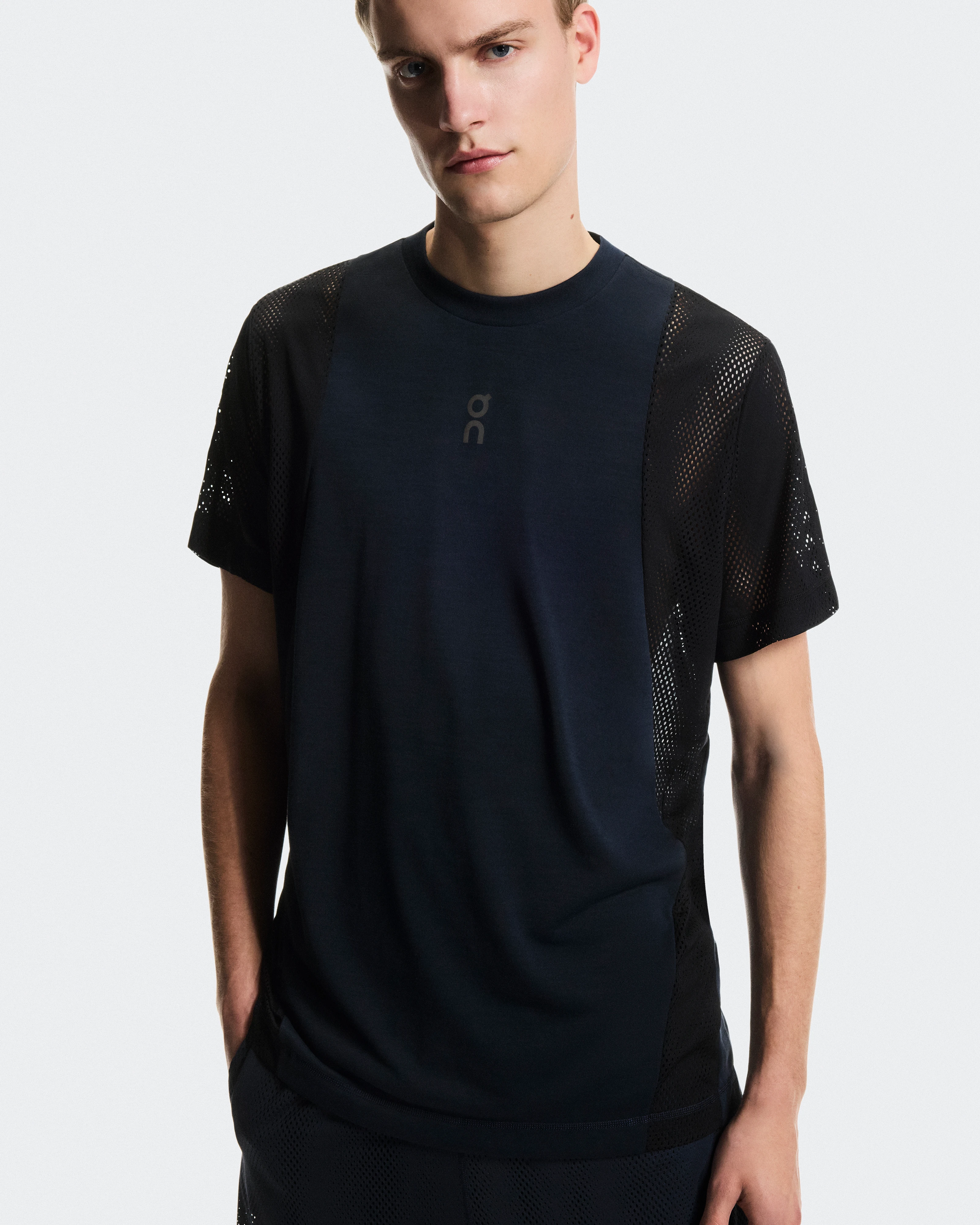 On Train Volt-T Navy Men Tops and t-shirts