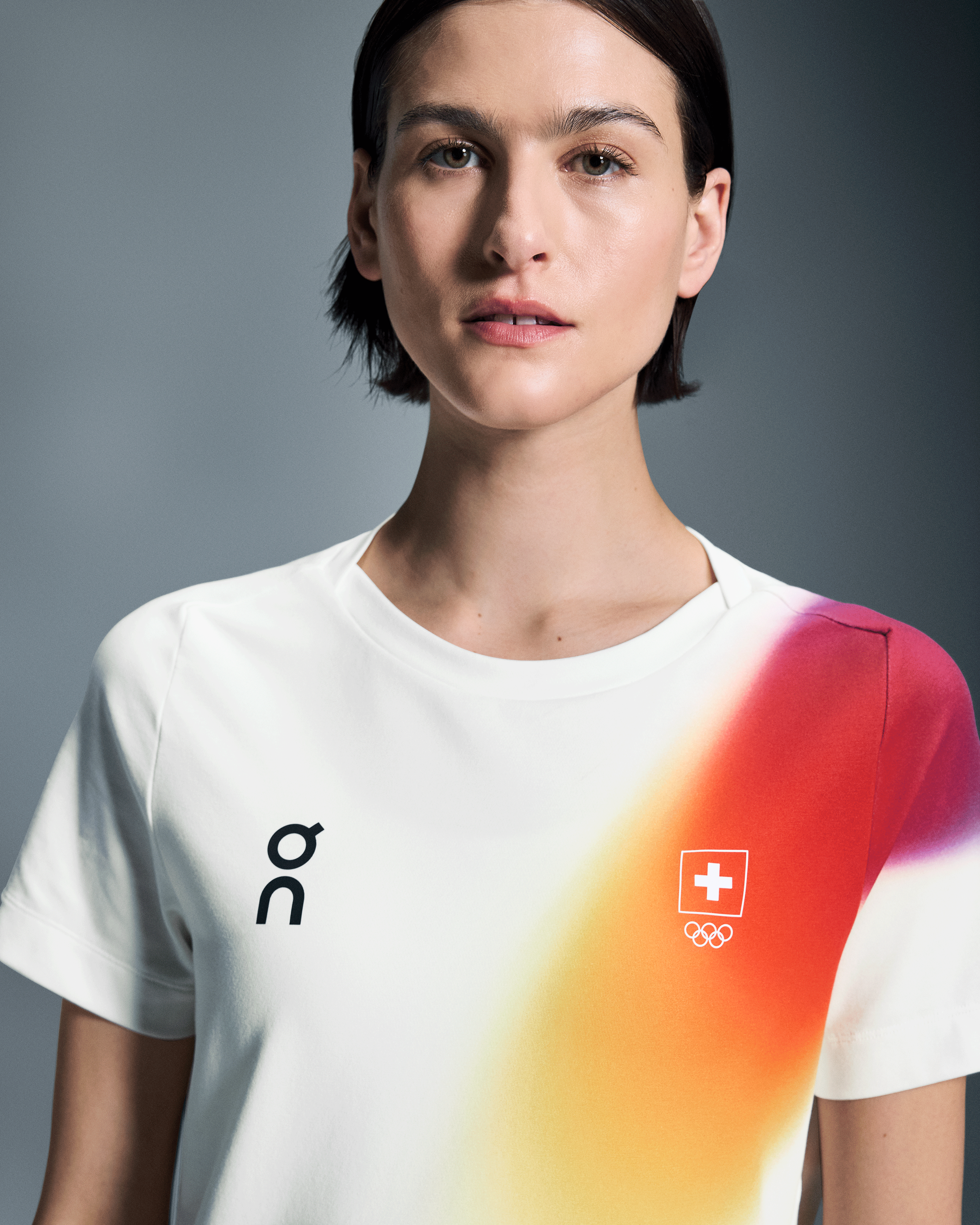 On Swiss Olympic Focus-T Undyed-White Damen Oberteile