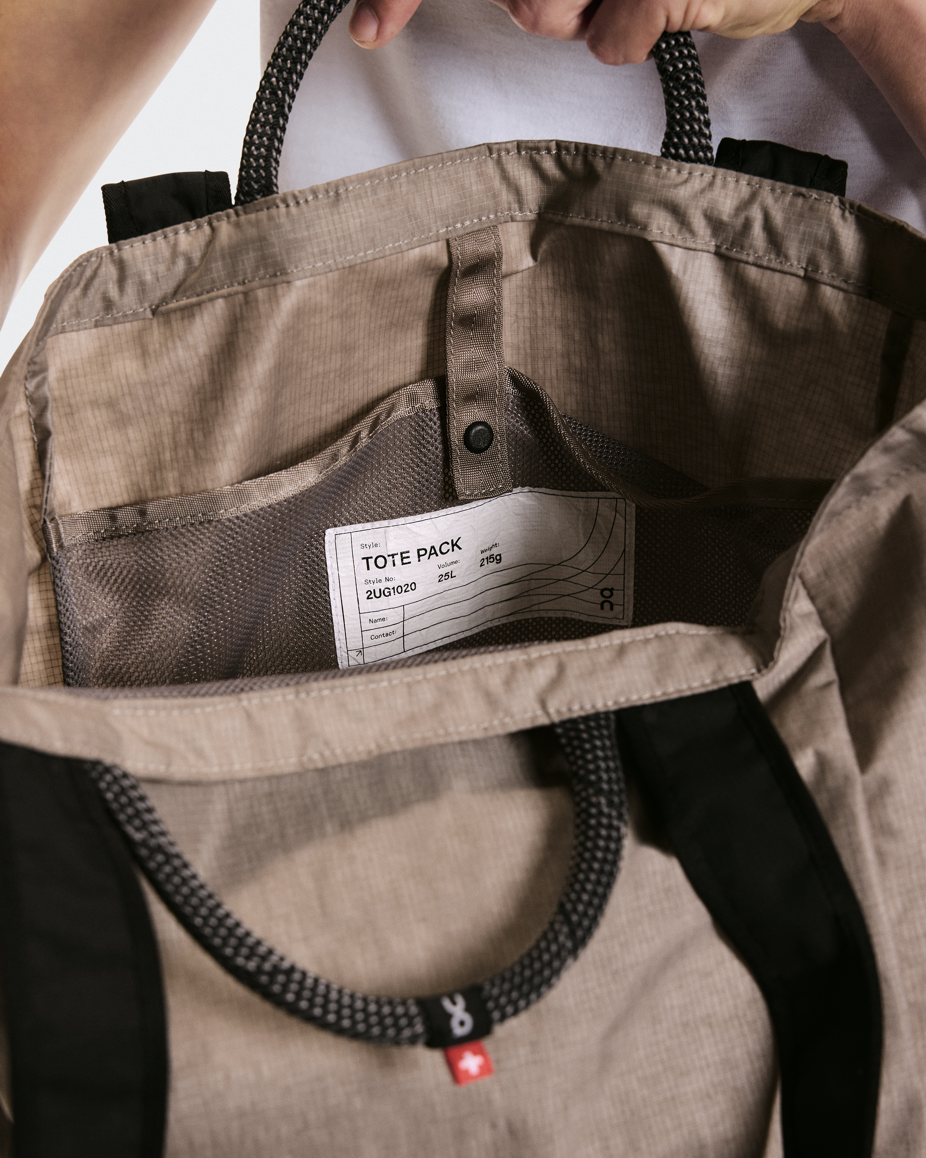 Tote Pack 25L | Grey & Black | On Canada