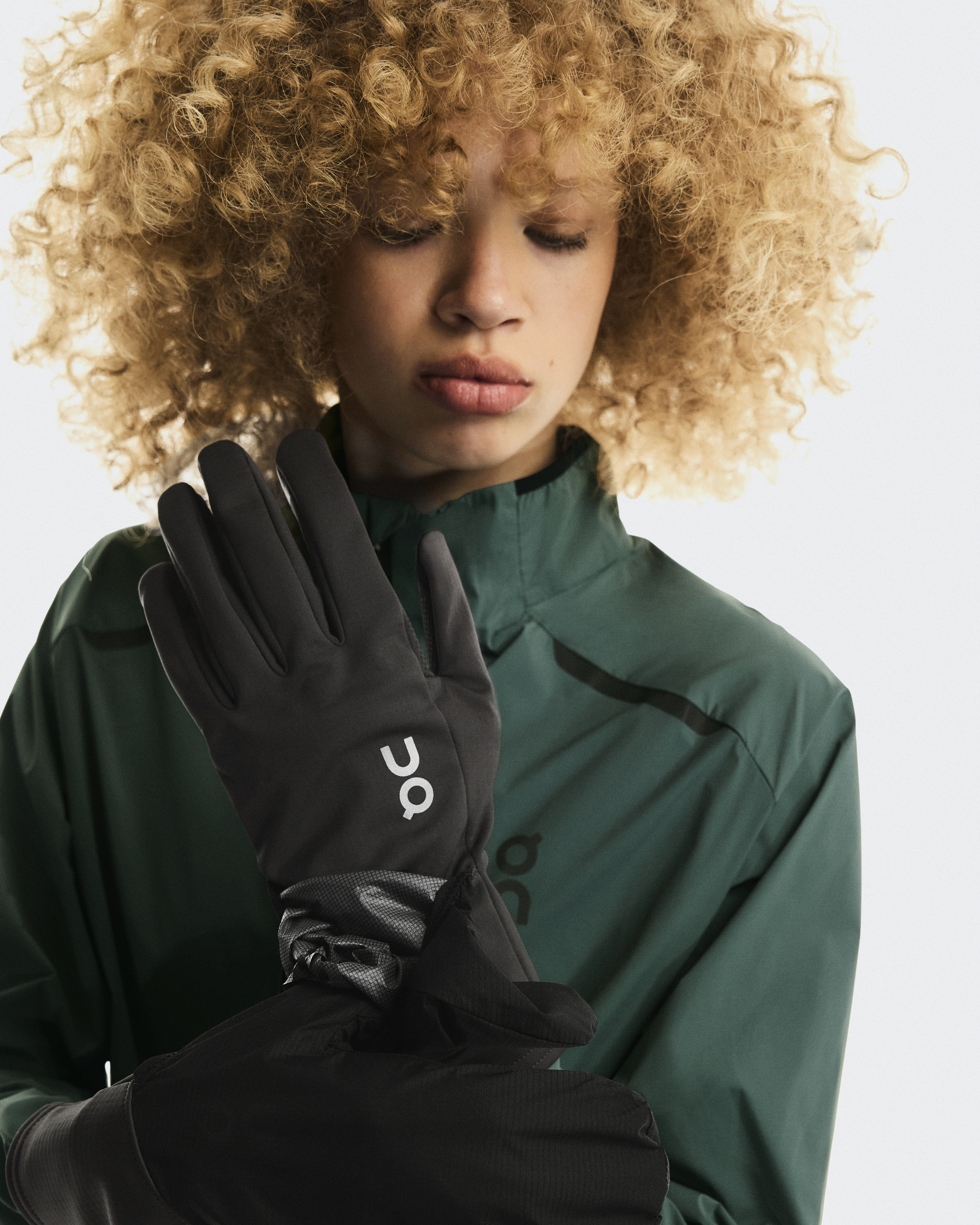 オン　on winter run globe magnet ランニンググローブ Winter Run Gloves | Black | On United States