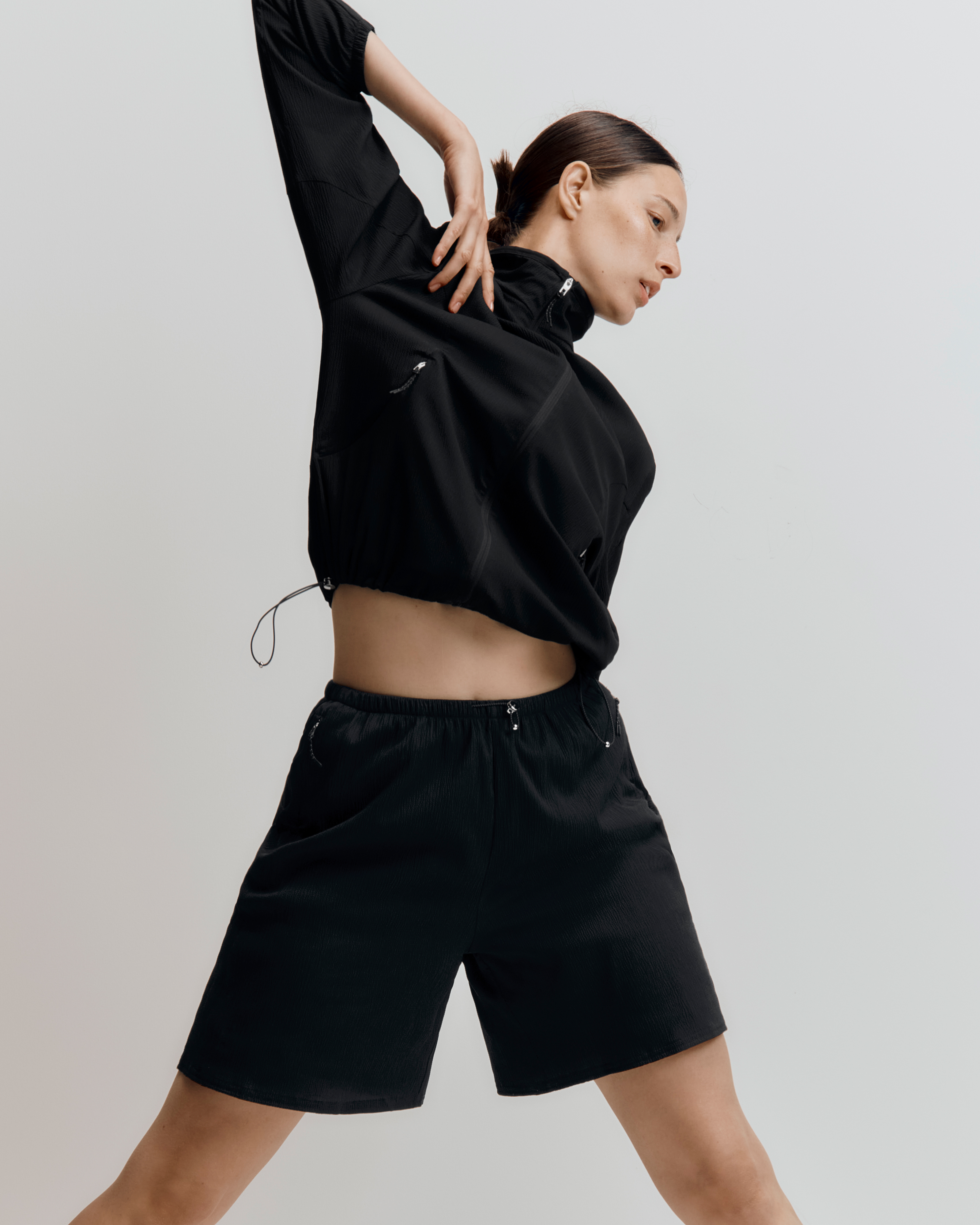 【新品未使用】onオン running shorts ウィメンズSサイズ Running Shorts: Lightweight Women's Running Shorts With Zip