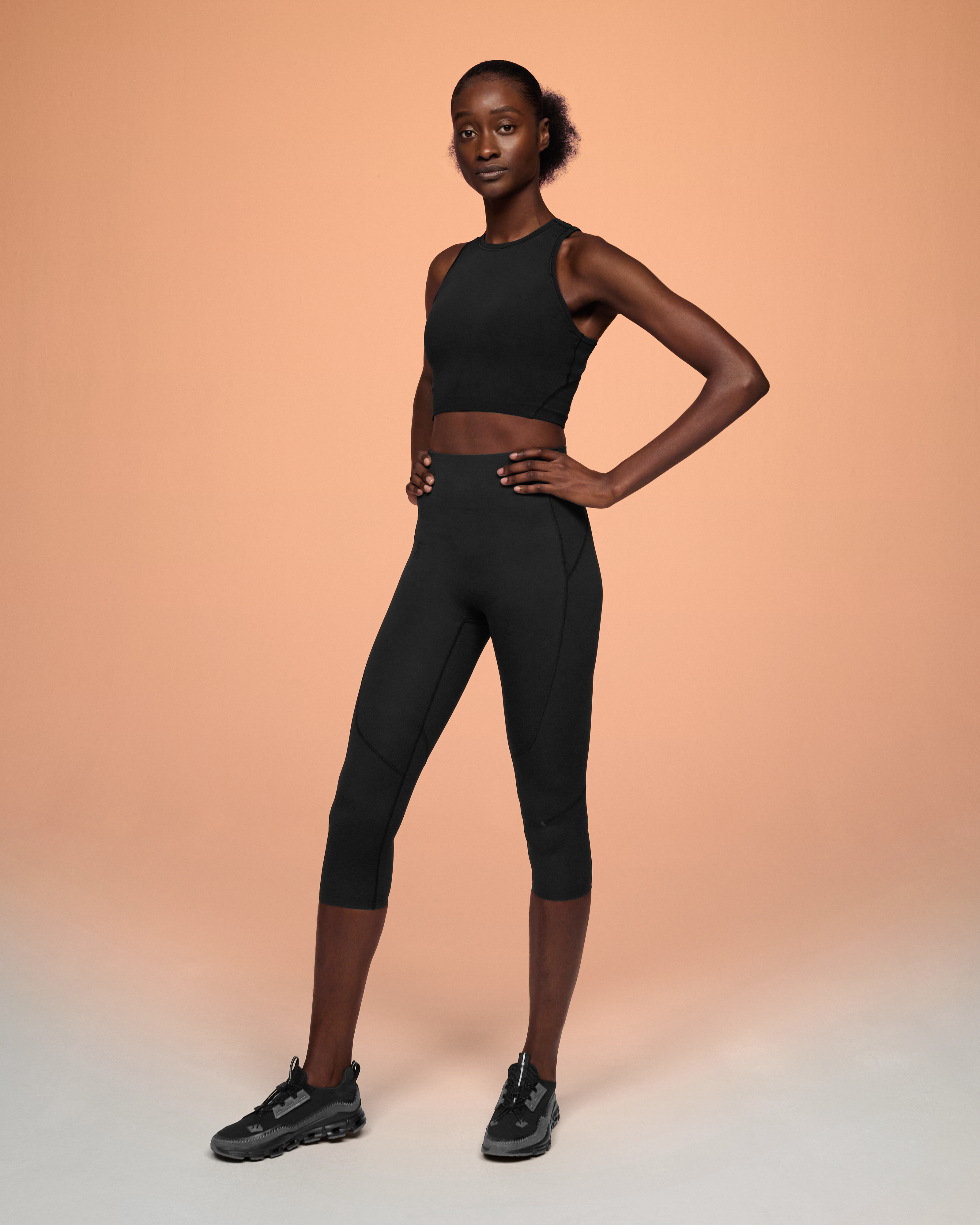 Women's Movement 3/4 Tights | Black | On United States