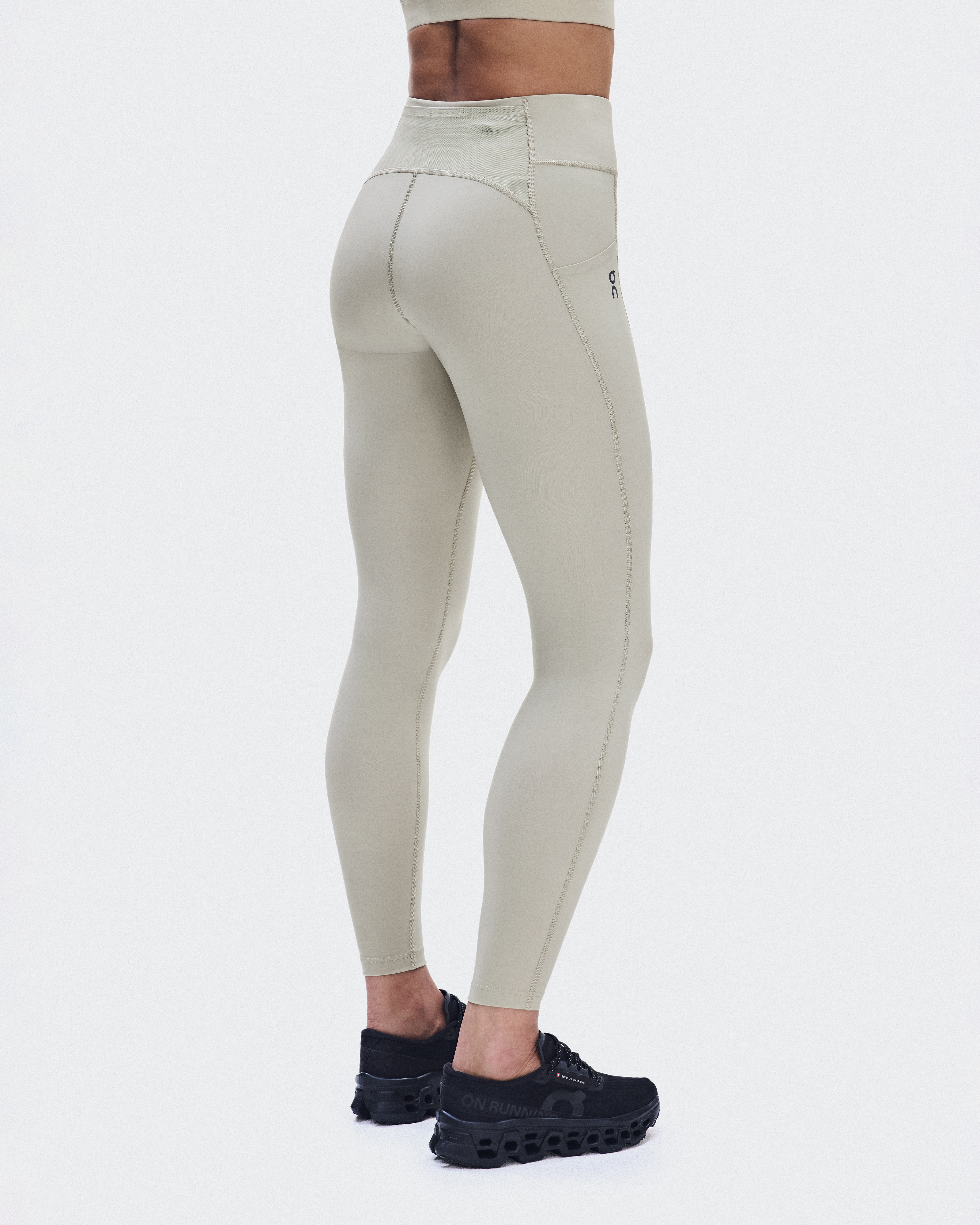 Performance Tights: Women's Road Running Tights | On Romania