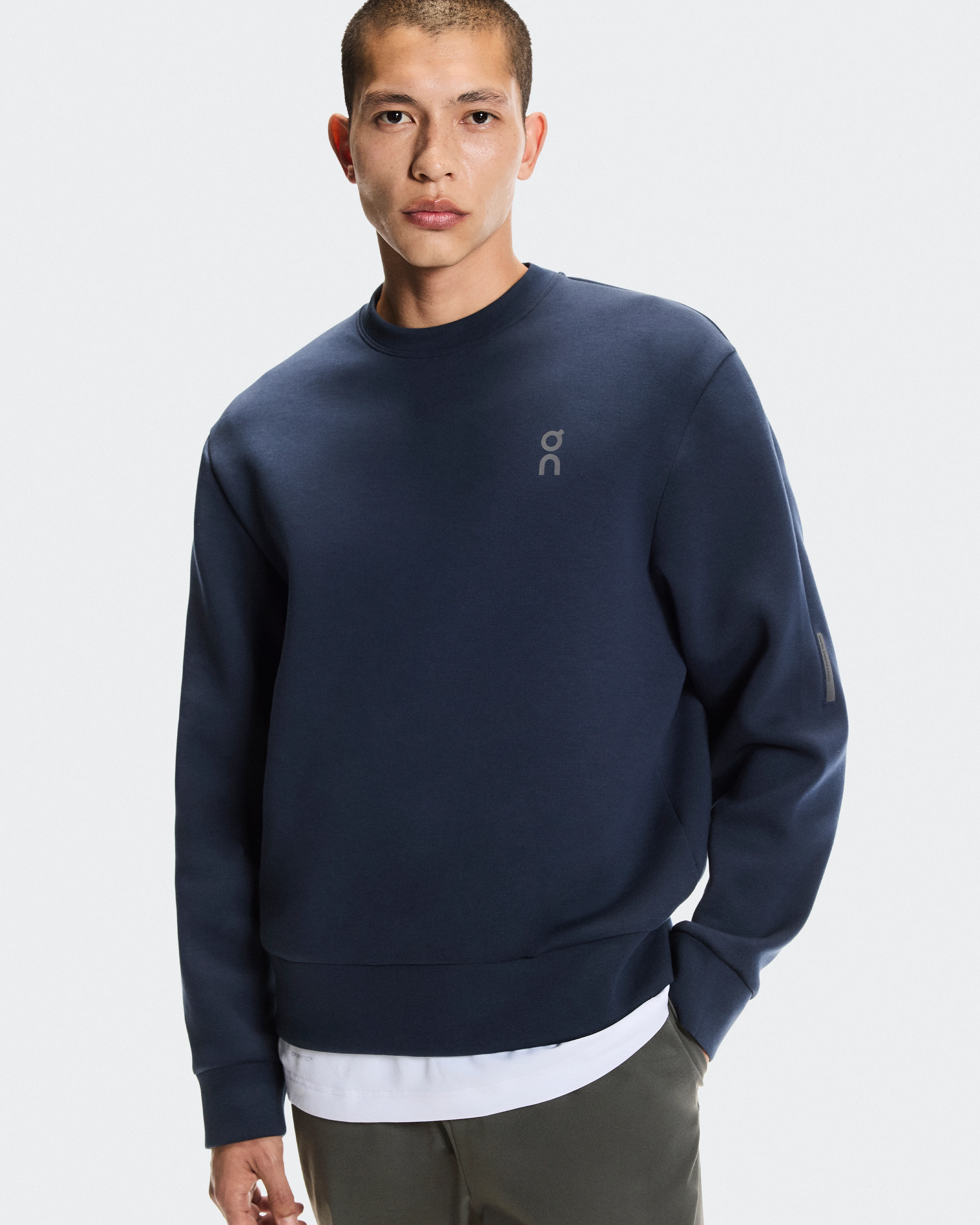 On Focus Tech Crew Navy Men Hoodies and sweatshirts