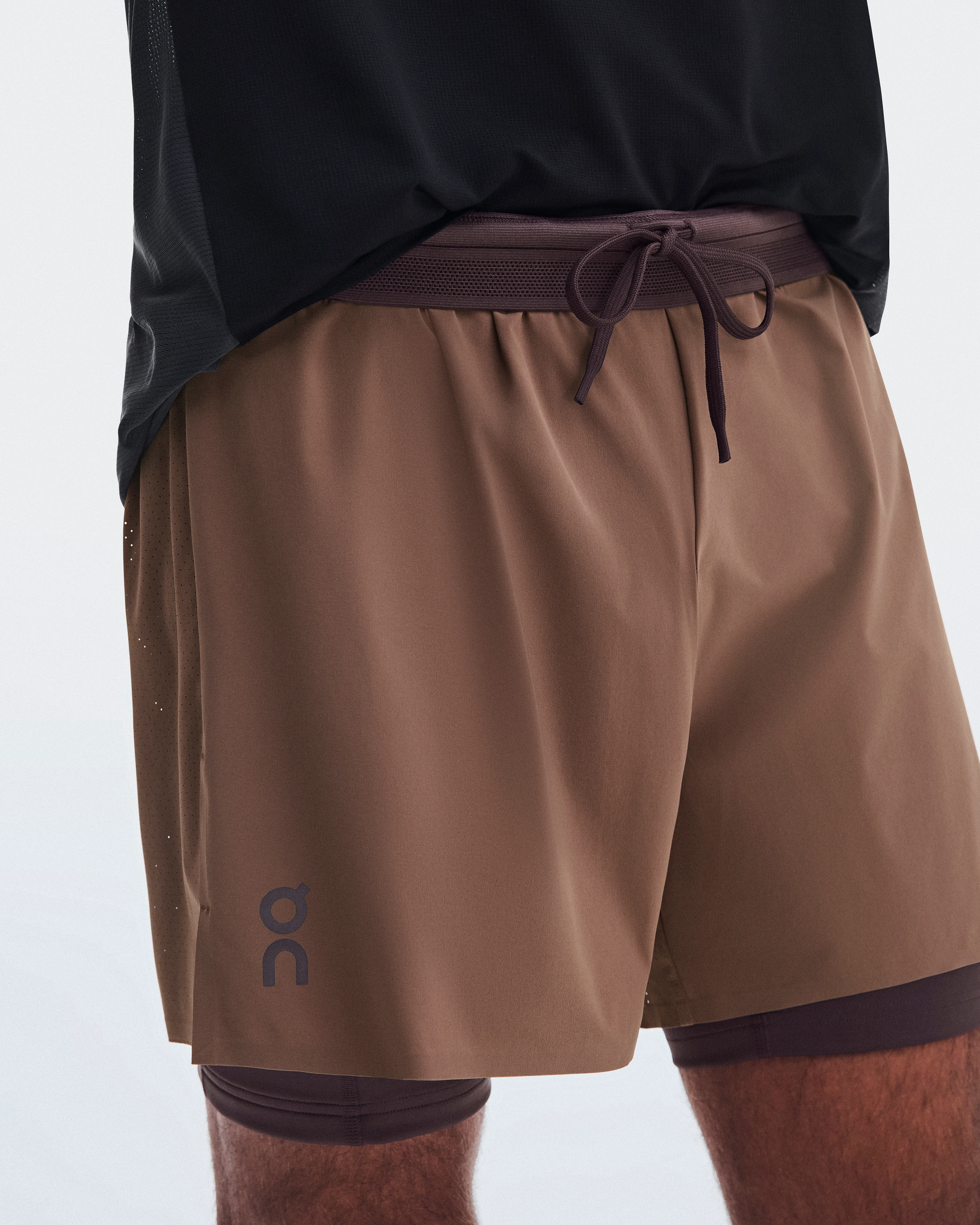 On 5" Performance 2/1 Shorts Acorn & Mulberry Men – Performance running, lightweight, moisture-wicking Shorts