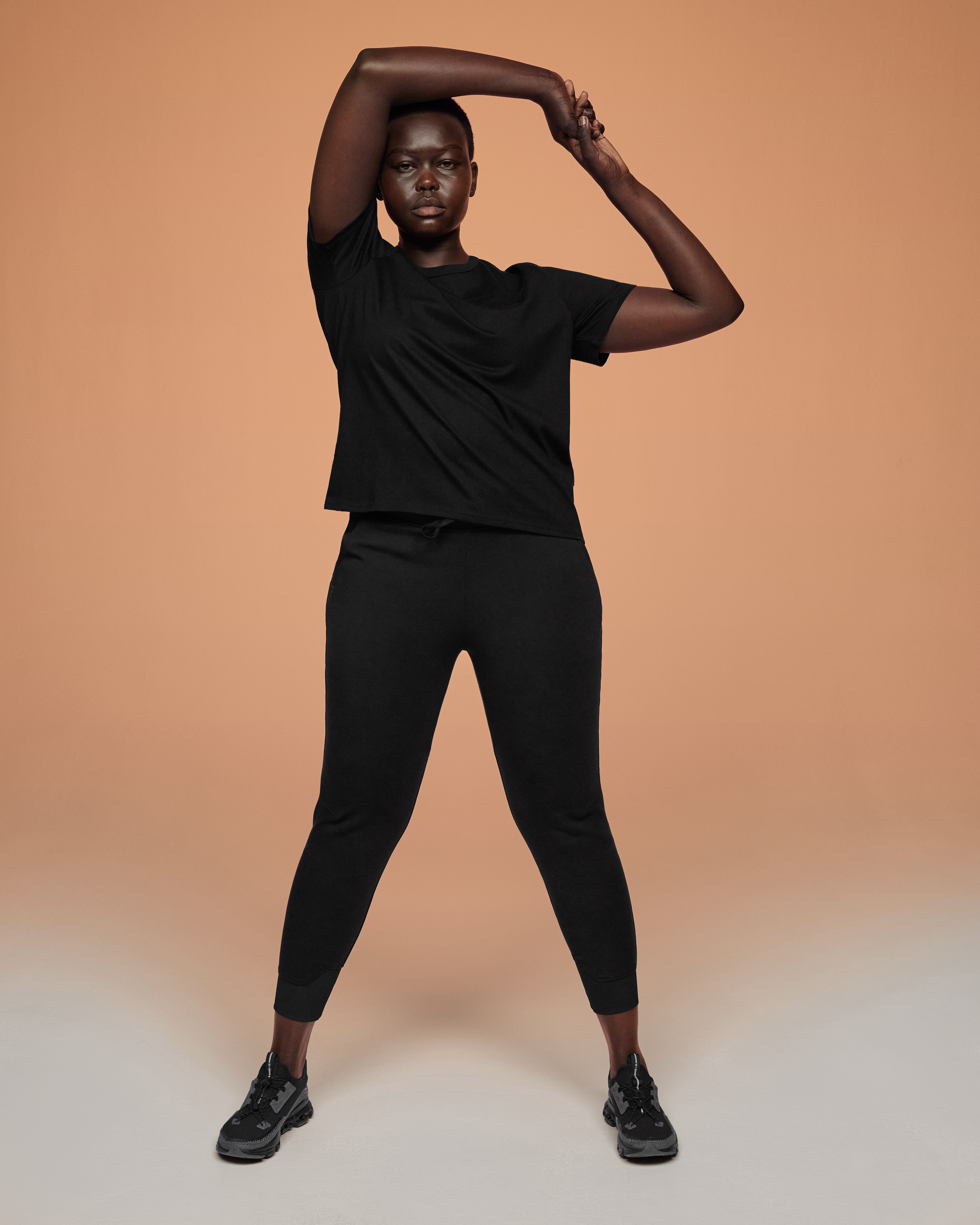 On On-T Black Femme Hauts et t-shirts