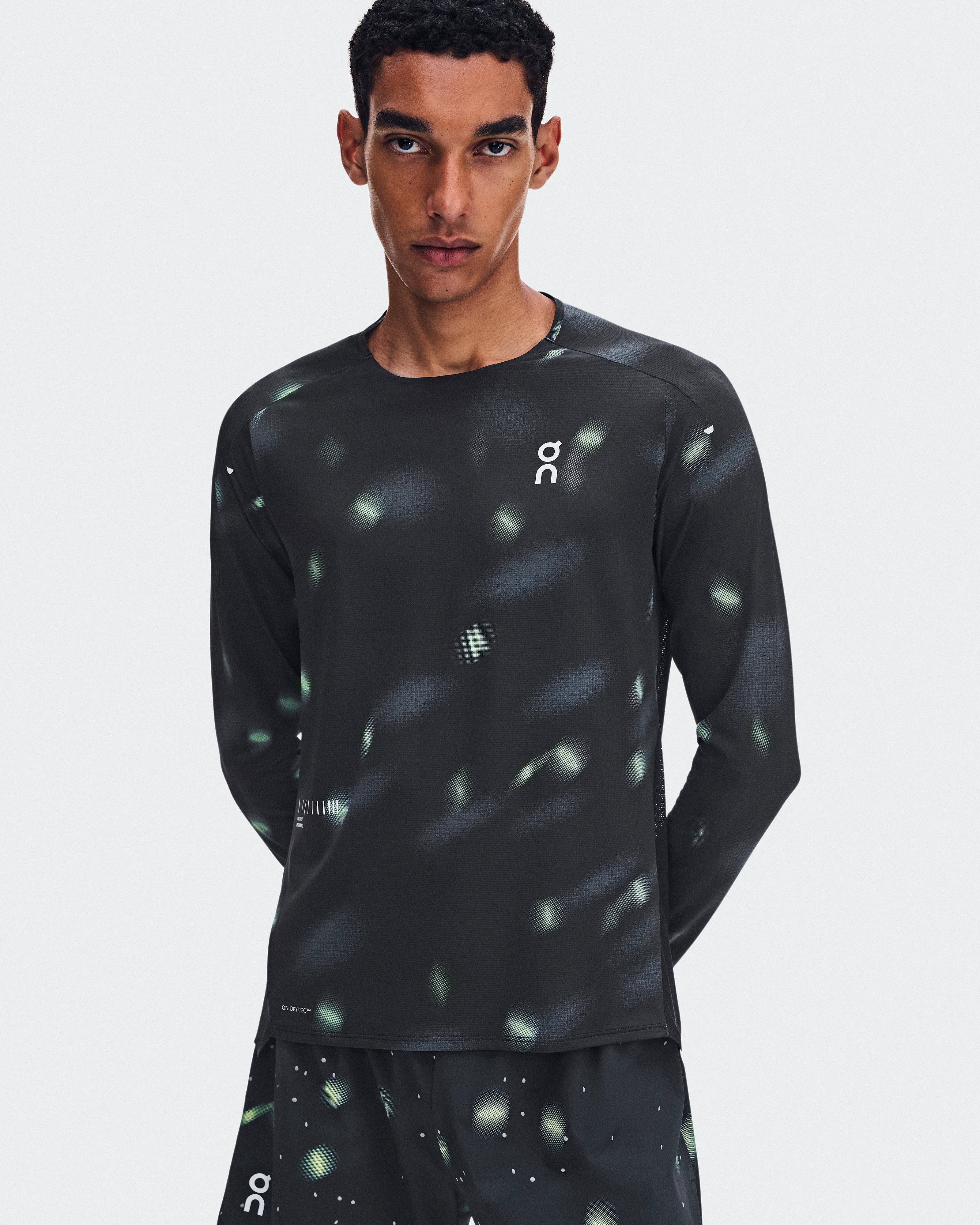 On Performance Long-T Lumos Black Homme Hauts et t-shirts