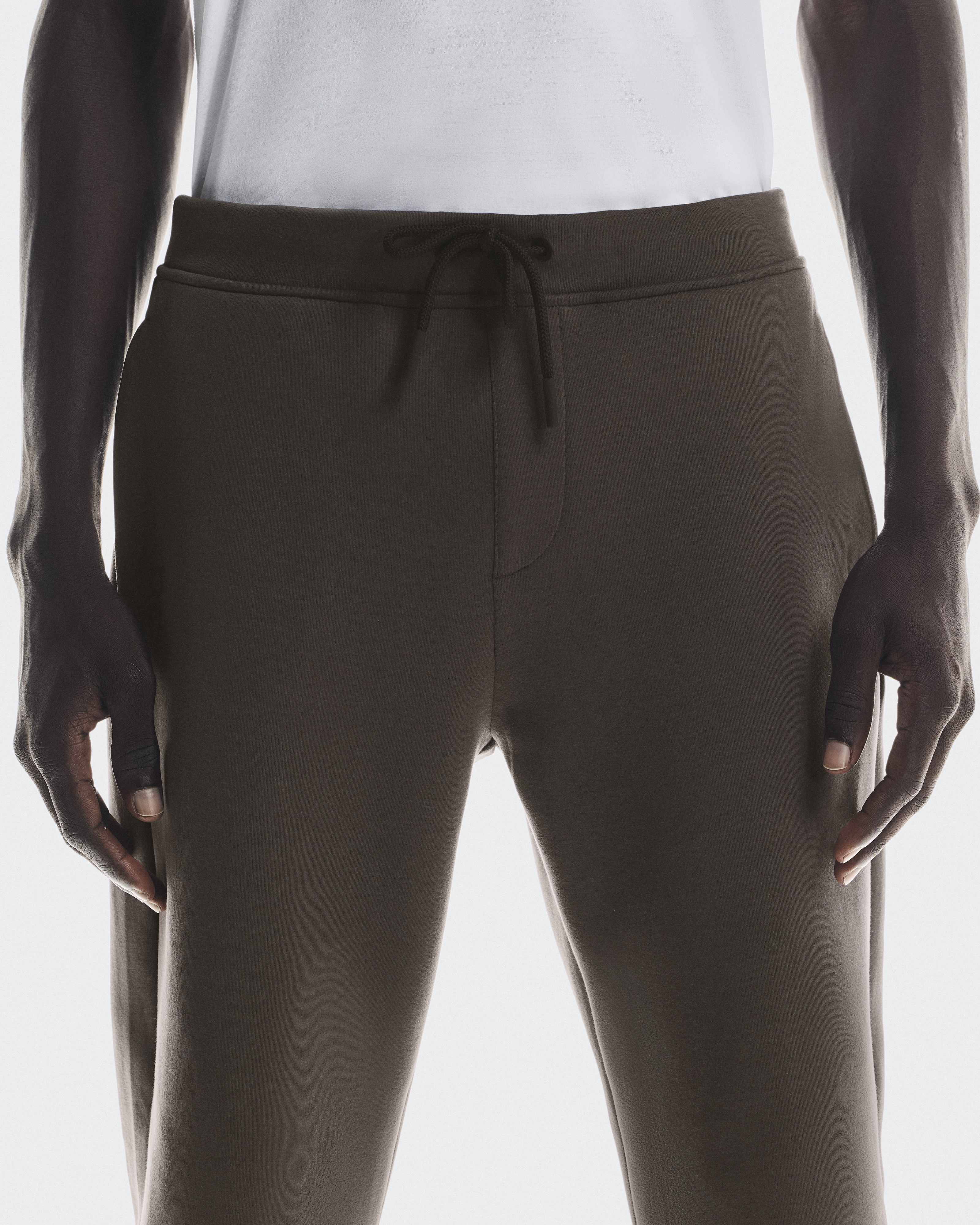 Men's Focus Tech Sweatpants | Brown | On United States